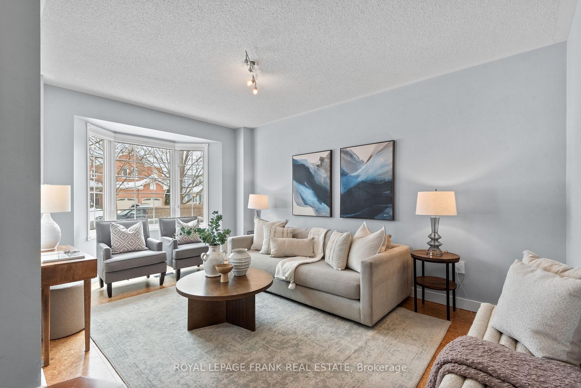Photo 7 of 32 Blackfriar Avenue, Whitby, Brooklin — HOMEH