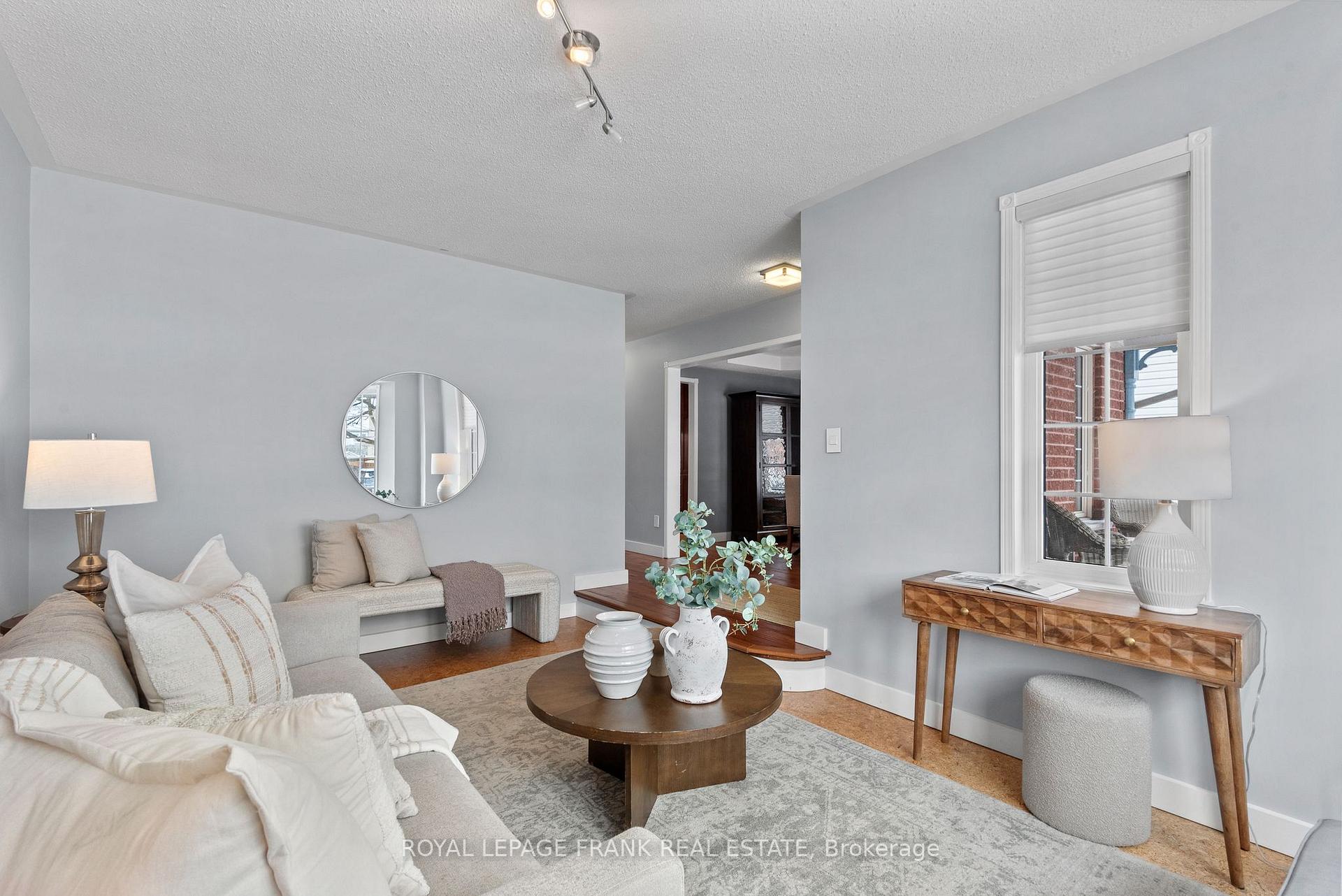 Photo 8 of 32 Blackfriar Avenue, Whitby, Brooklin — HOMEH