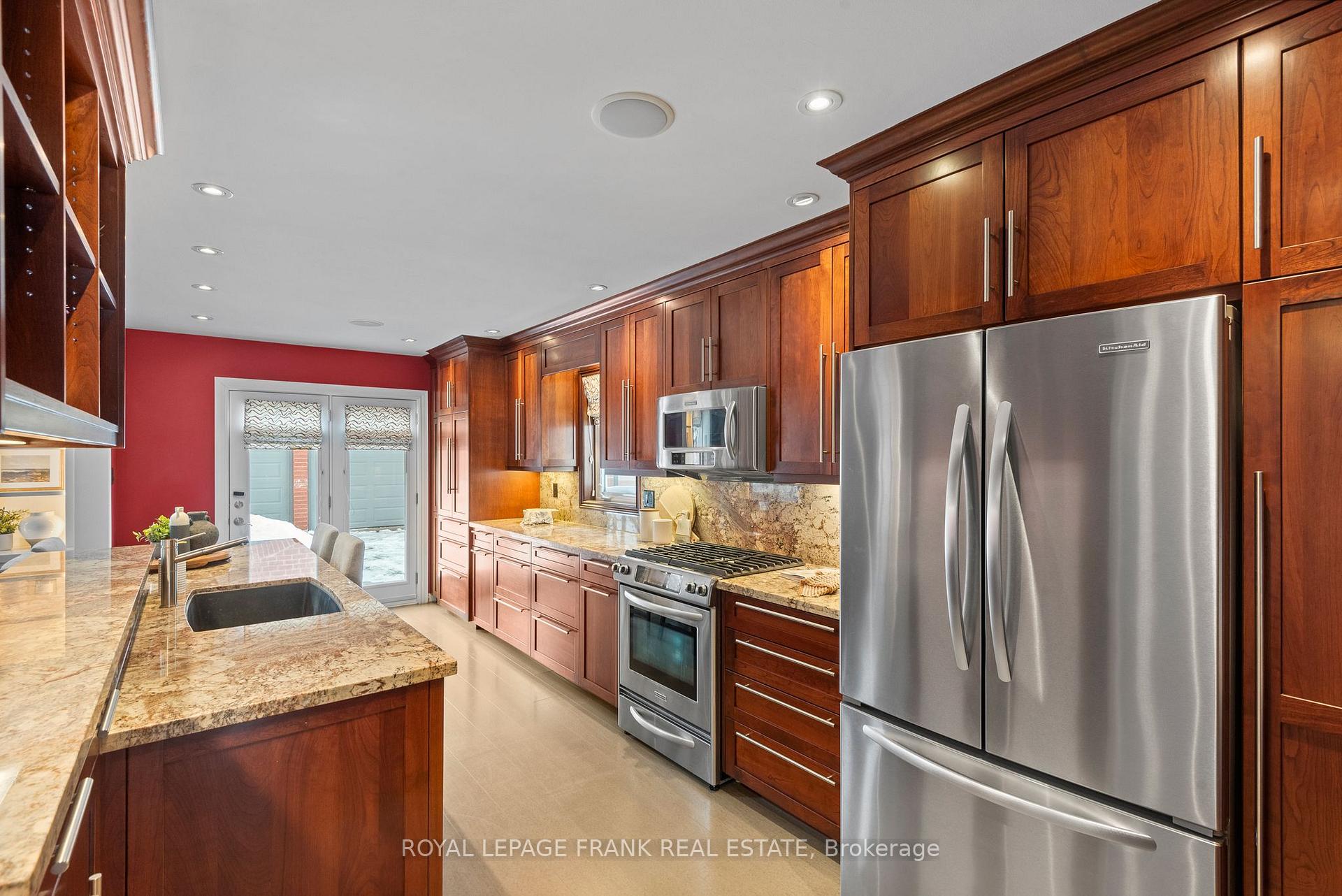 Photo 12 of 32 Blackfriar Avenue, Whitby, Brooklin — HOMEH