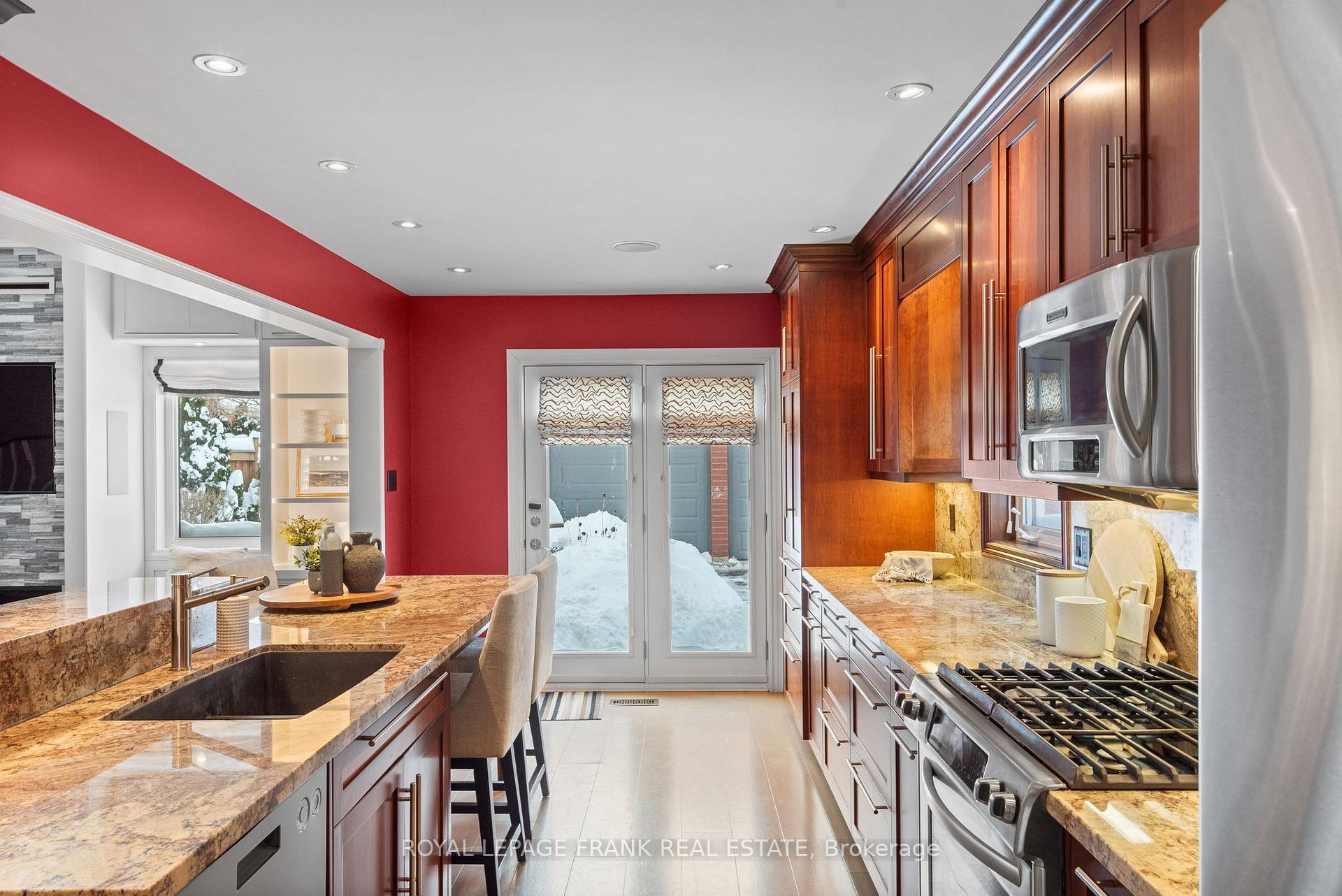 Photo 14 of 32 Blackfriar Avenue, Whitby, Brooklin — HOMEH