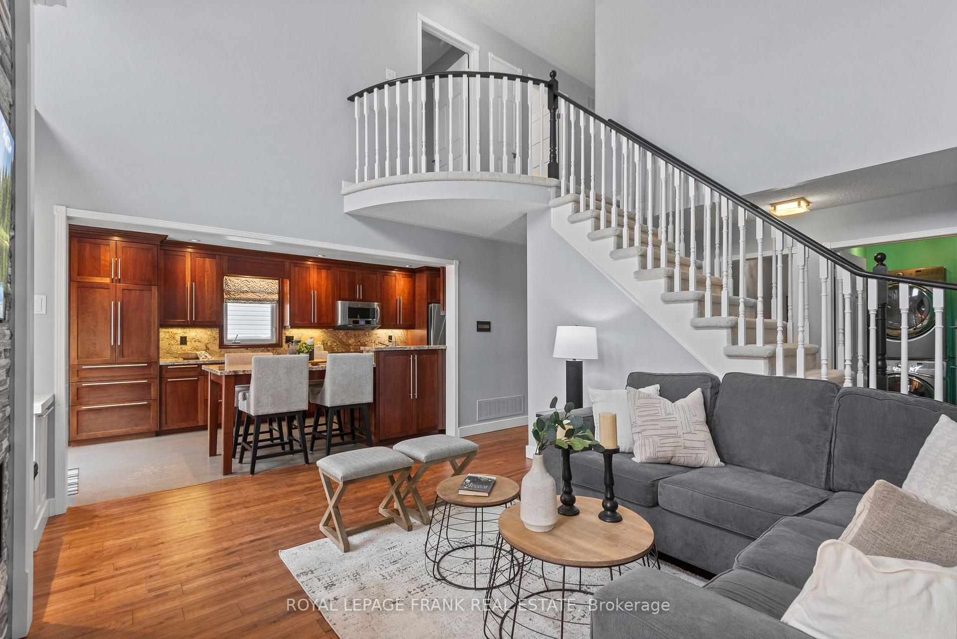 Photo 18 of 32 Blackfriar Avenue, Whitby, Brooklin — HOMEH