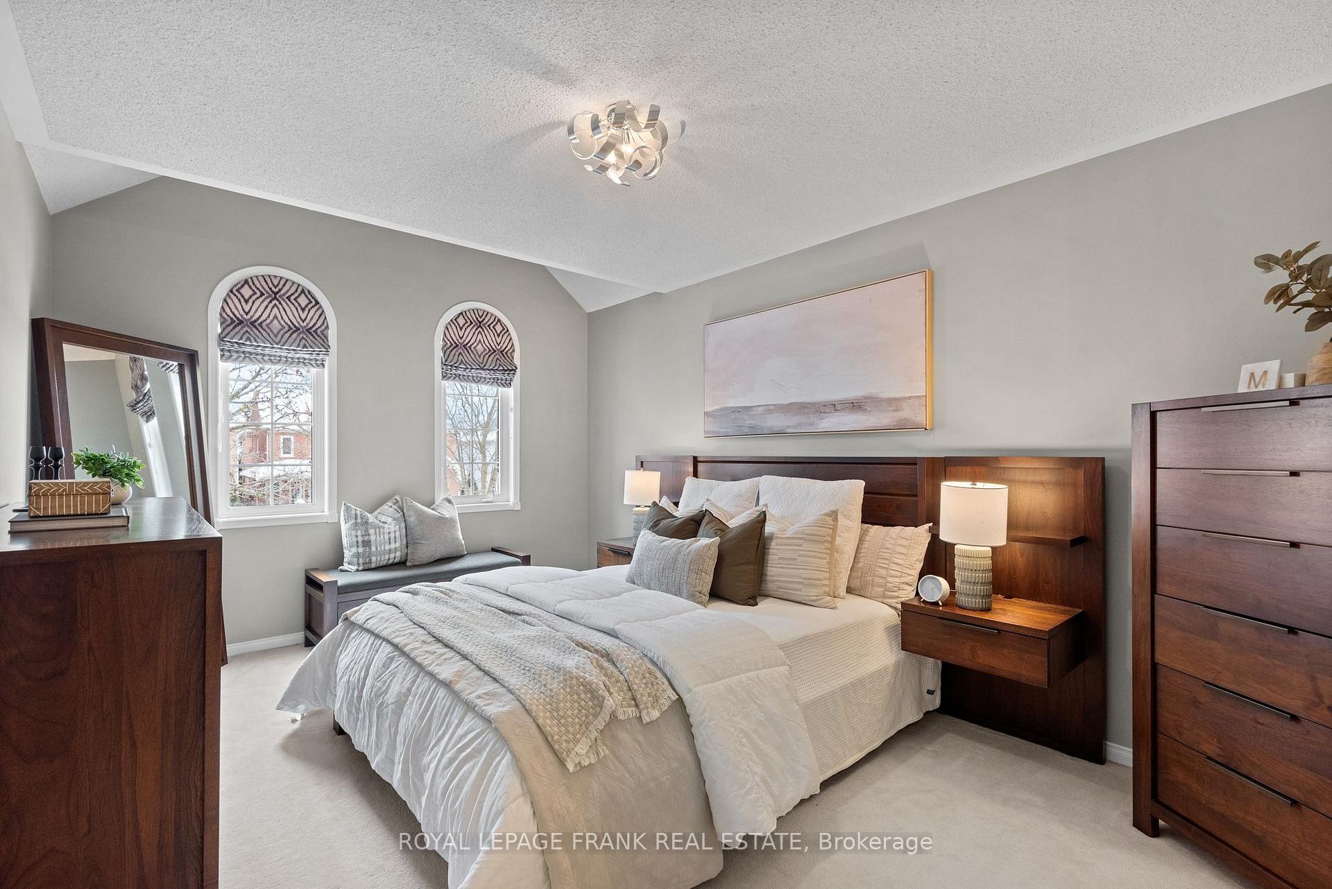 Photo 21 of 32 Blackfriar Avenue, Whitby, Brooklin — HOMEH