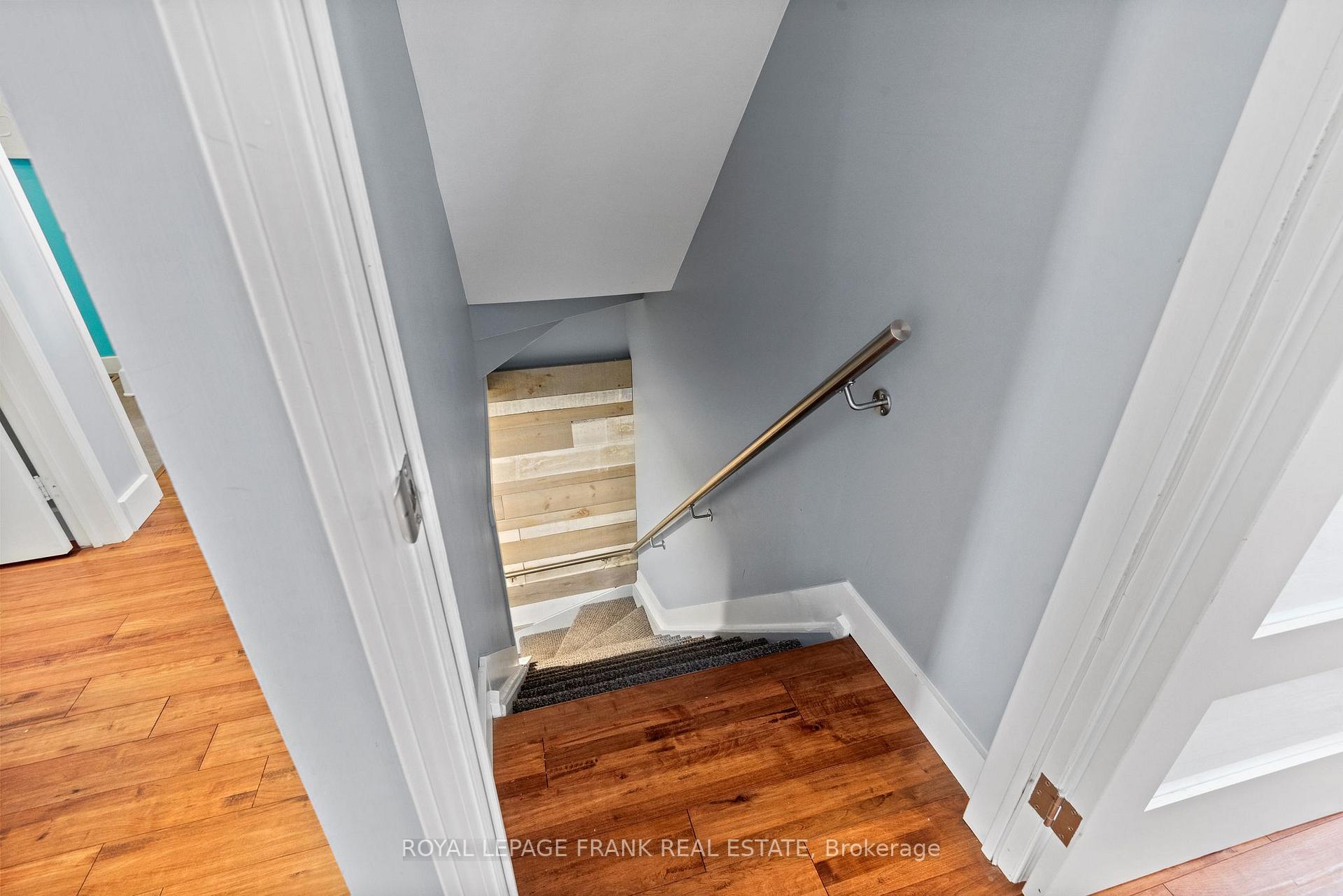 Photo 31 of 32 Blackfriar Avenue, Whitby, Brooklin — HOMEH
