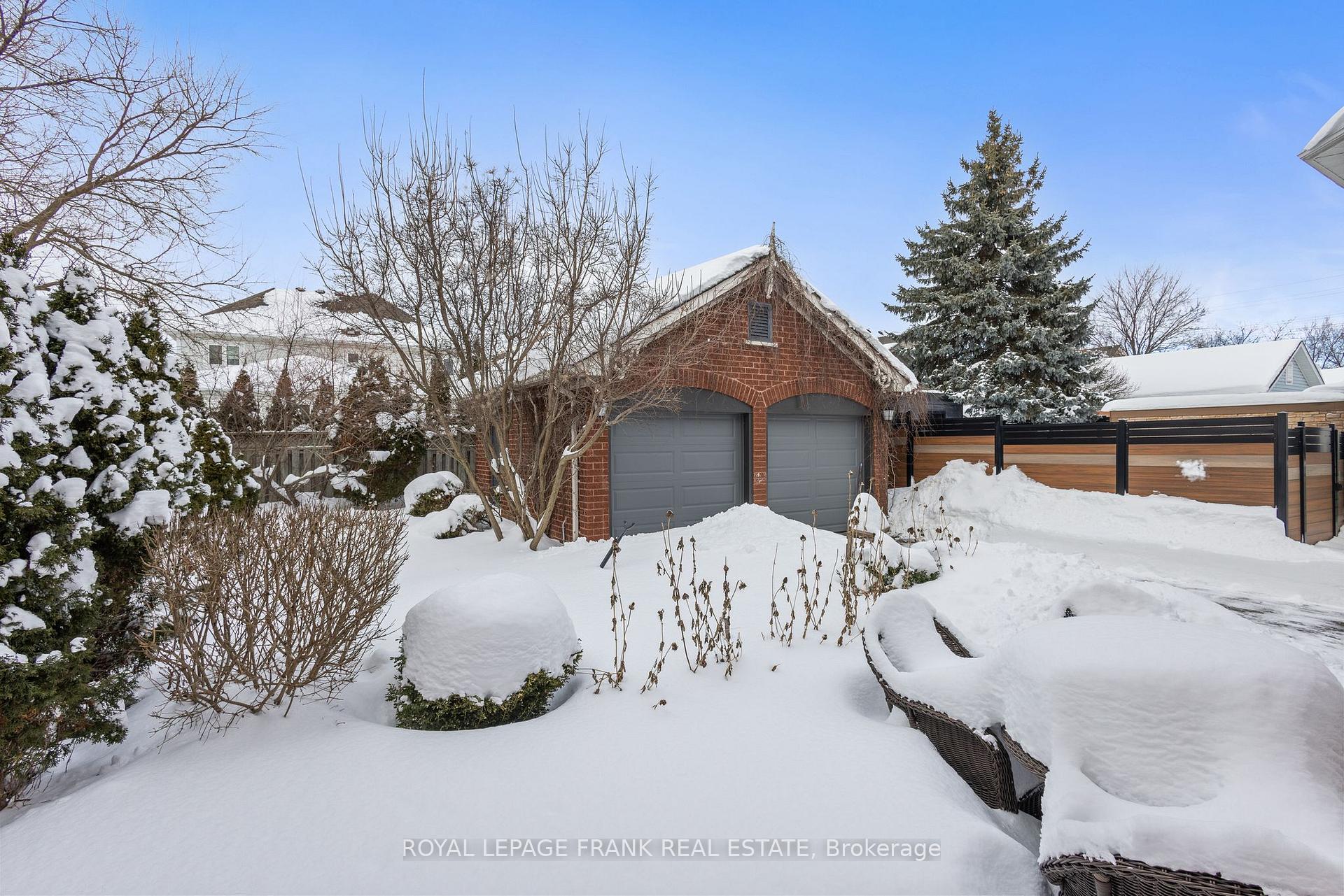 Photo 43 of 32 Blackfriar Avenue, Whitby, Brooklin — HOMEH