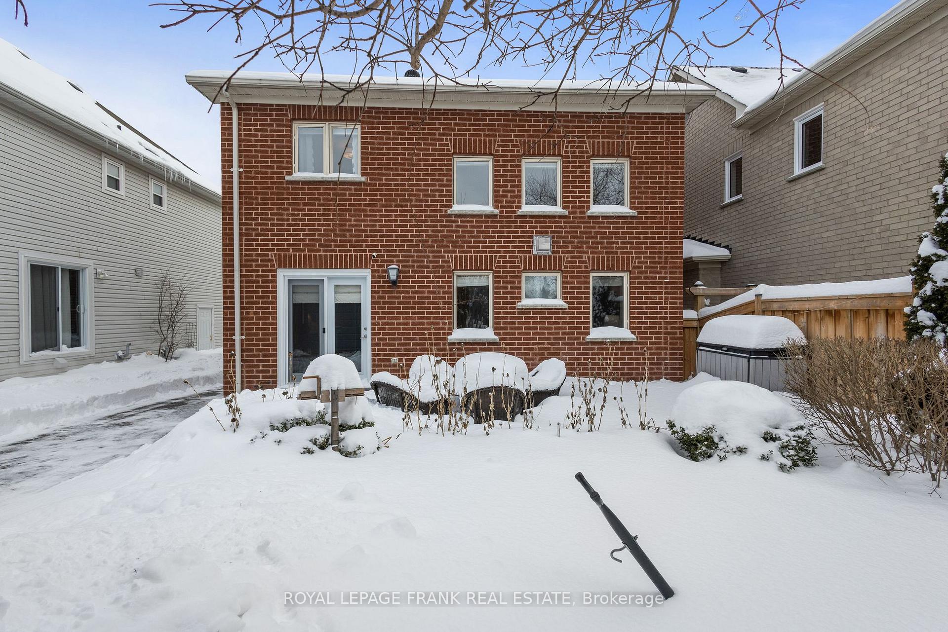 Photo 44 of 32 Blackfriar Avenue, Whitby, Brooklin — HOMEH
