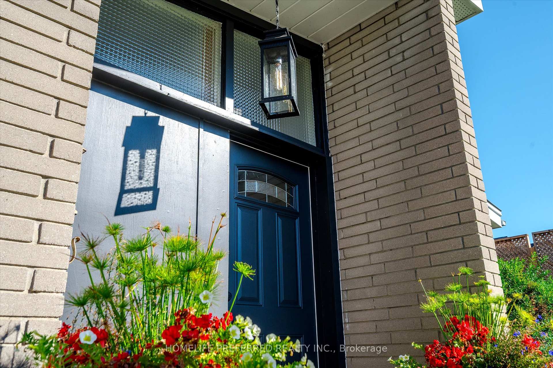 Photo 3 of 268 Bellevue Street, Peterborough, Northcrest Ward 5 — HOMEH