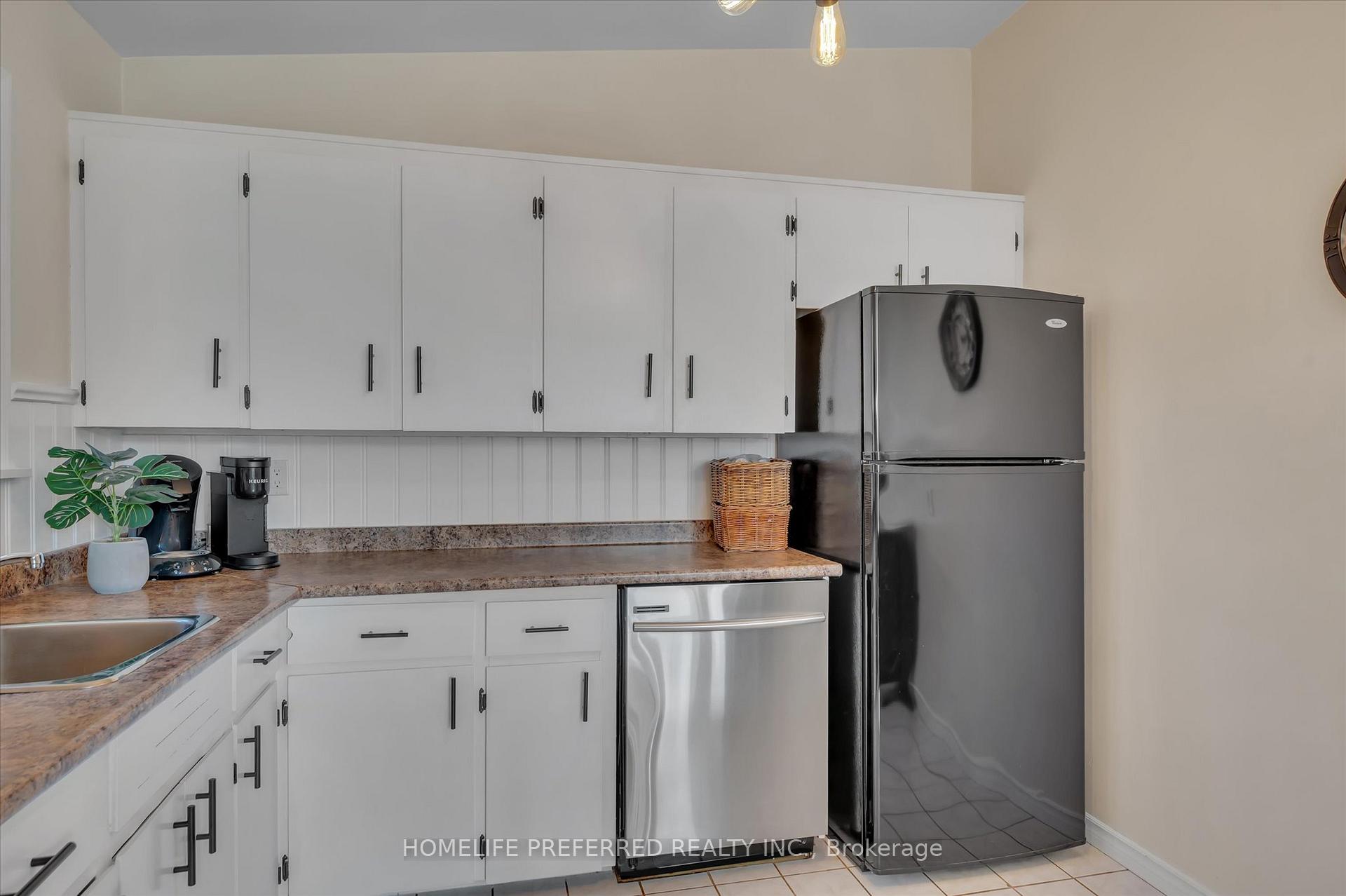 Photo 10 of 268 Bellevue Street, Peterborough, Northcrest Ward 5 — HOMEH