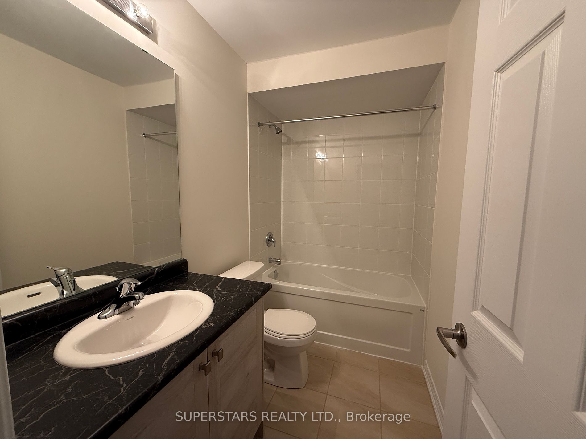 Photo 30 of 933 Crowsnest Hollow, Pickering, Rural Pickering — HOMEH