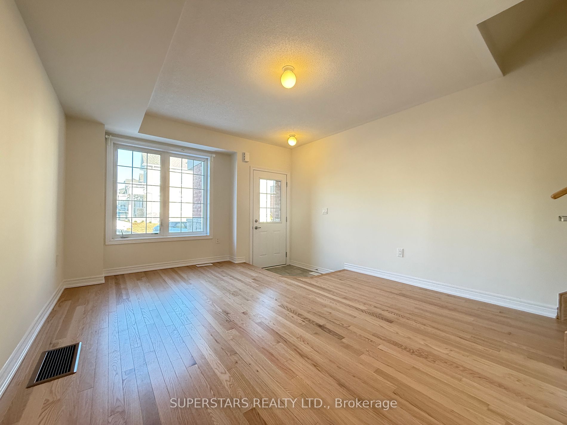 Photo 19 of 933 Crowsnest Hollow, Pickering, Rural Pickering — HOMEH