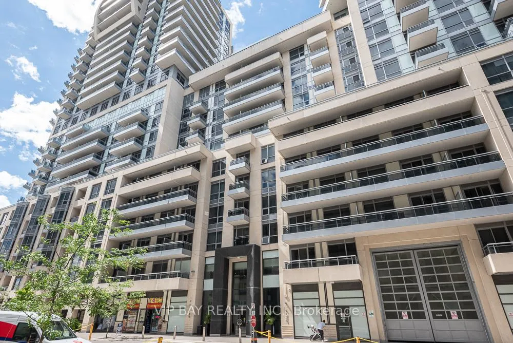 Front of Unit Nw817, 9201 Yonge Street