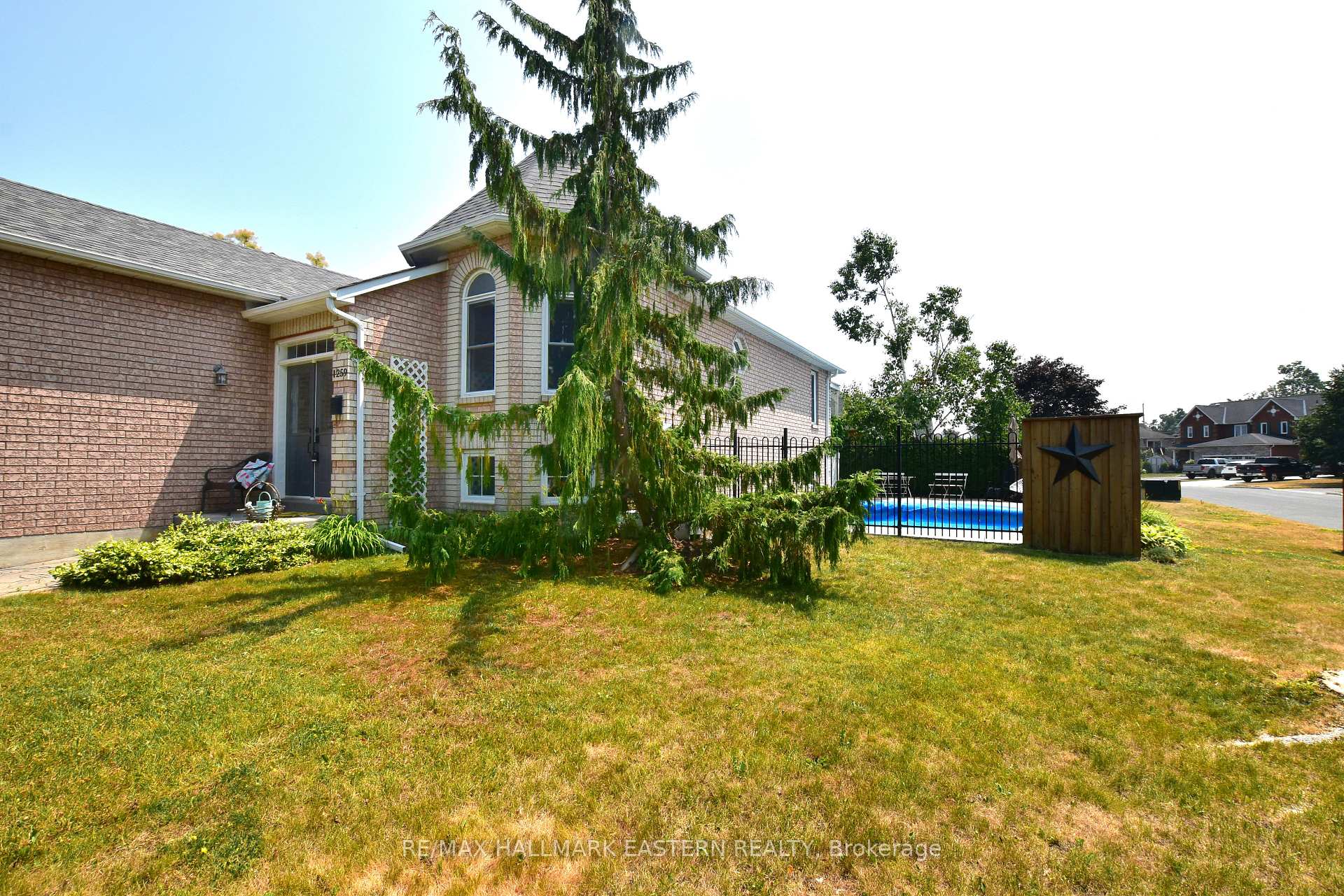 Photo 2 of 1259 Wildlark Drive, Peterborough, Monaghan Ward 2 — HOMEH
