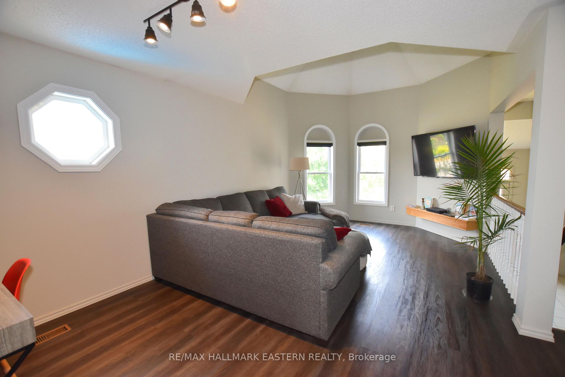 Photo 12 of 1259 Wildlark Drive, Peterborough, Monaghan Ward 2 — HOMEH