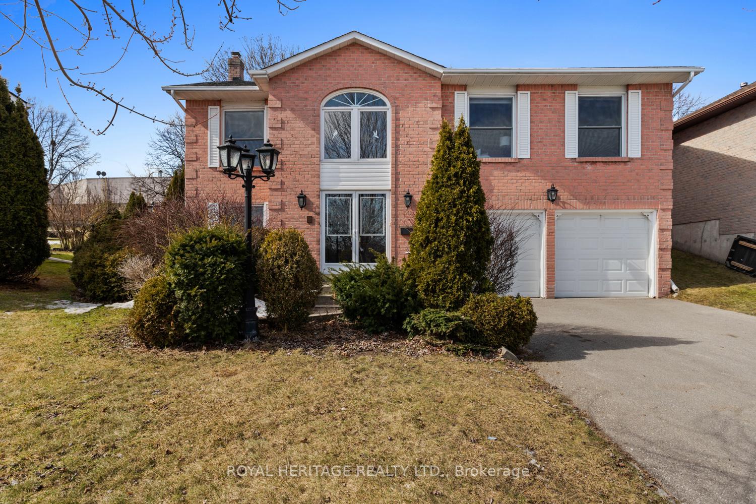 Photo 1 of 632 Dunrobin Court, Oshawa, McLaughlin — HOMEH