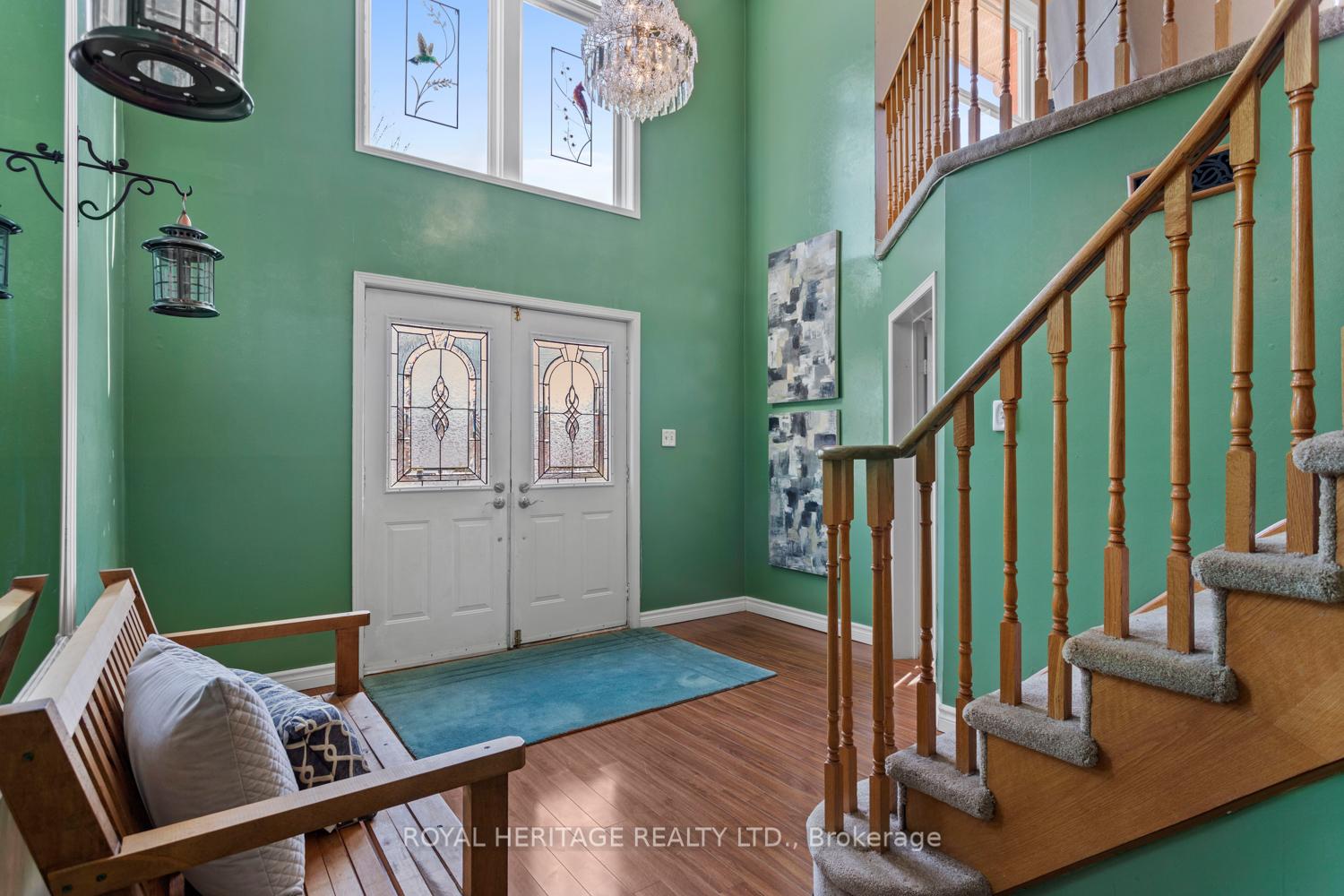 Photo 4 of 632 Dunrobin Court, Oshawa, McLaughlin — HOMEH