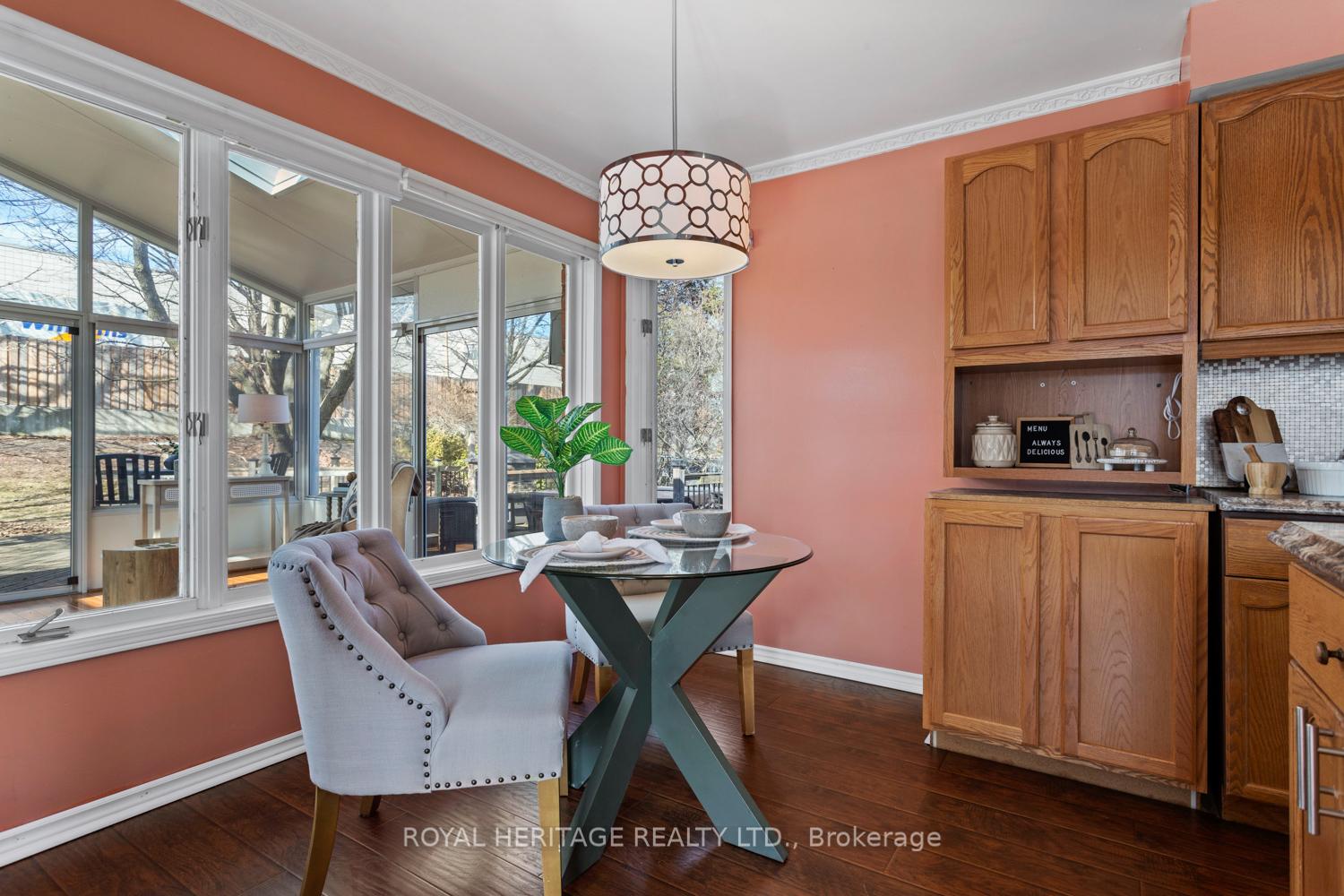 Photo 8 of 632 Dunrobin Court, Oshawa, McLaughlin — HOMEH