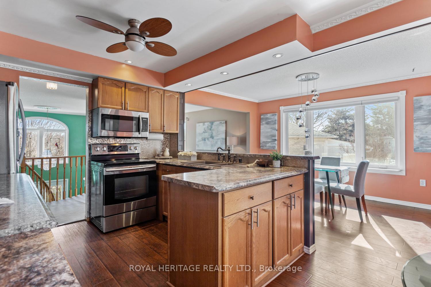 Photo 10 of 632 Dunrobin Court, Oshawa, McLaughlin — HOMEH