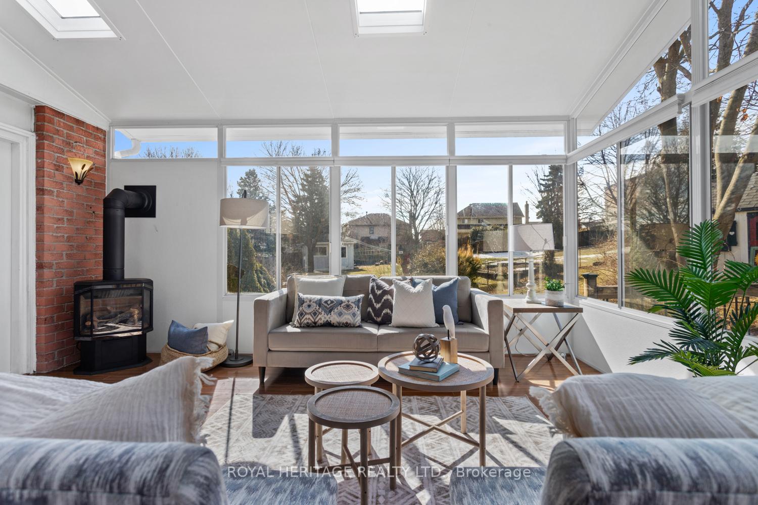 Photo 15 of 632 Dunrobin Court, Oshawa, McLaughlin — HOMEH