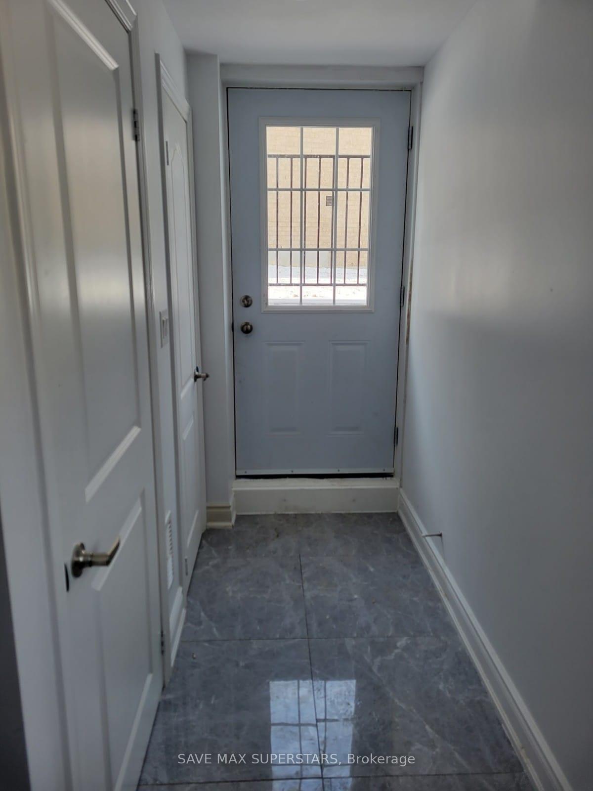 Photo 2 of Unit Lower, 32 Westminster Circle, Barrie, Innis-Shore — HOMEH