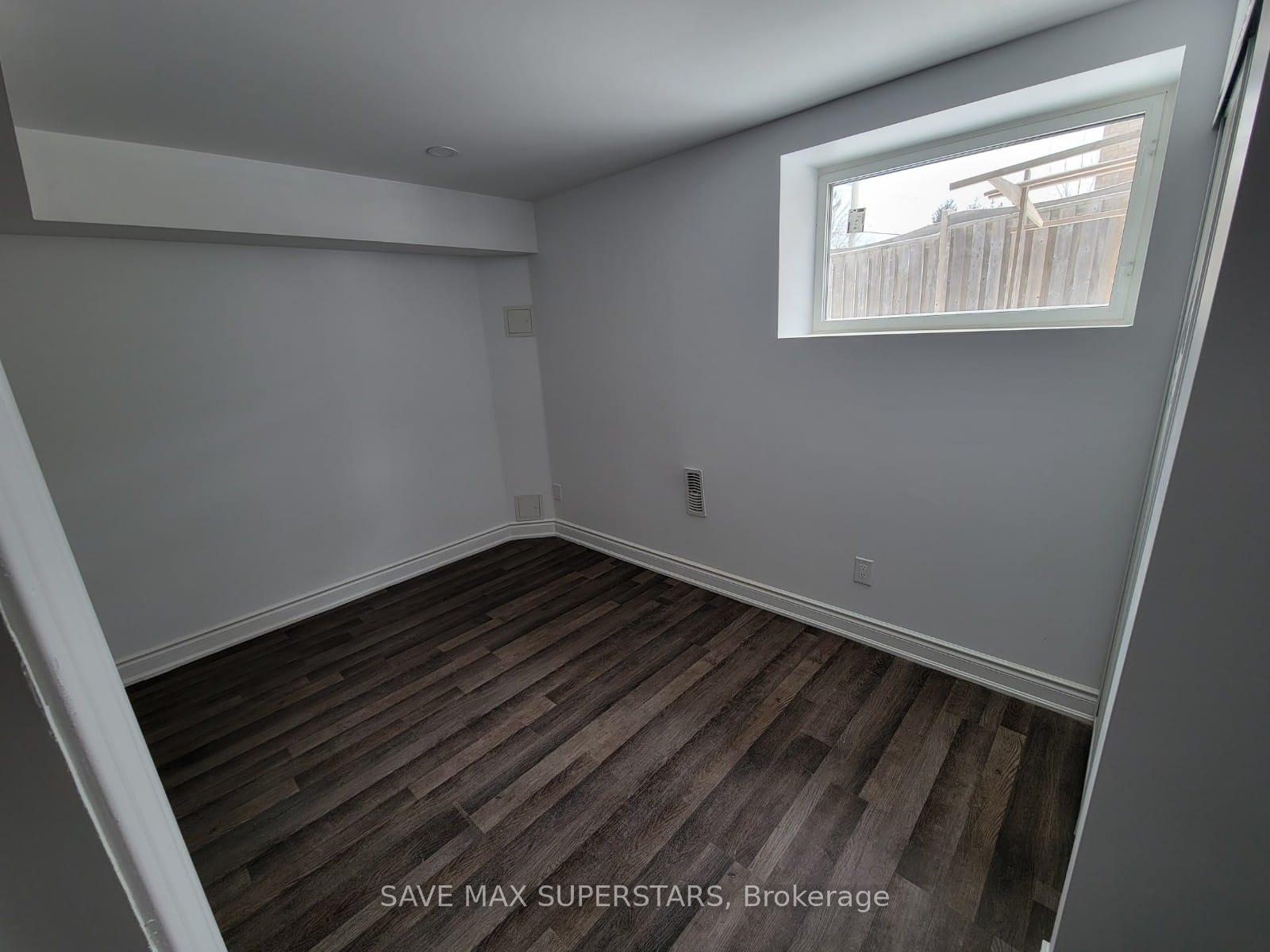 Photo 6 of Unit Lower, 32 Westminster Circle, Barrie, Innis-Shore — HOMEH