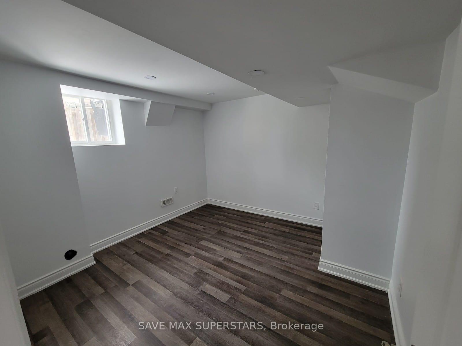 Photo 15 of Unit Lower, 32 Westminster Circle, Barrie, Innis-Shore — HOMEH