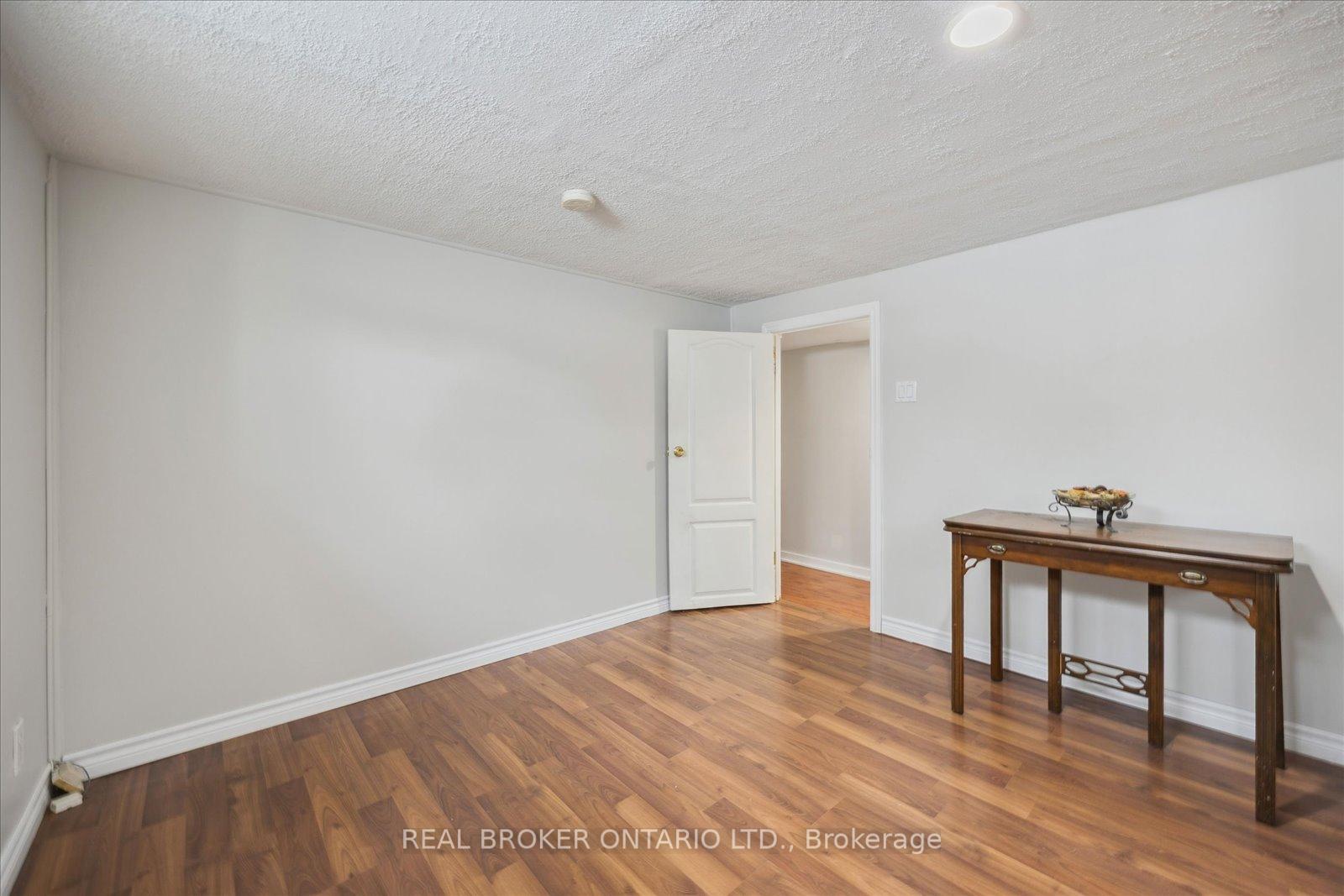 Photo 26 of 401 Ritson Road N, Oshawa, O'Neill — HOMEH
