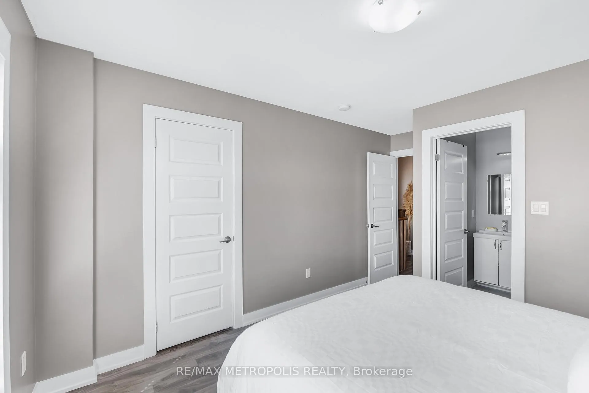 Photo 34 of Unit 35, 540 Essa Road, Barrie, Holly — HOMEH
