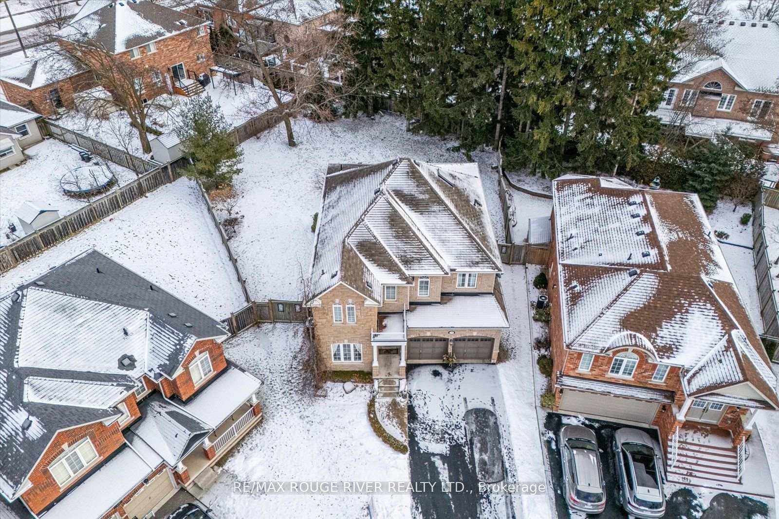Photo 2 of 29 Neill Avenue, Whitby, Rolling Acres — HOMEH