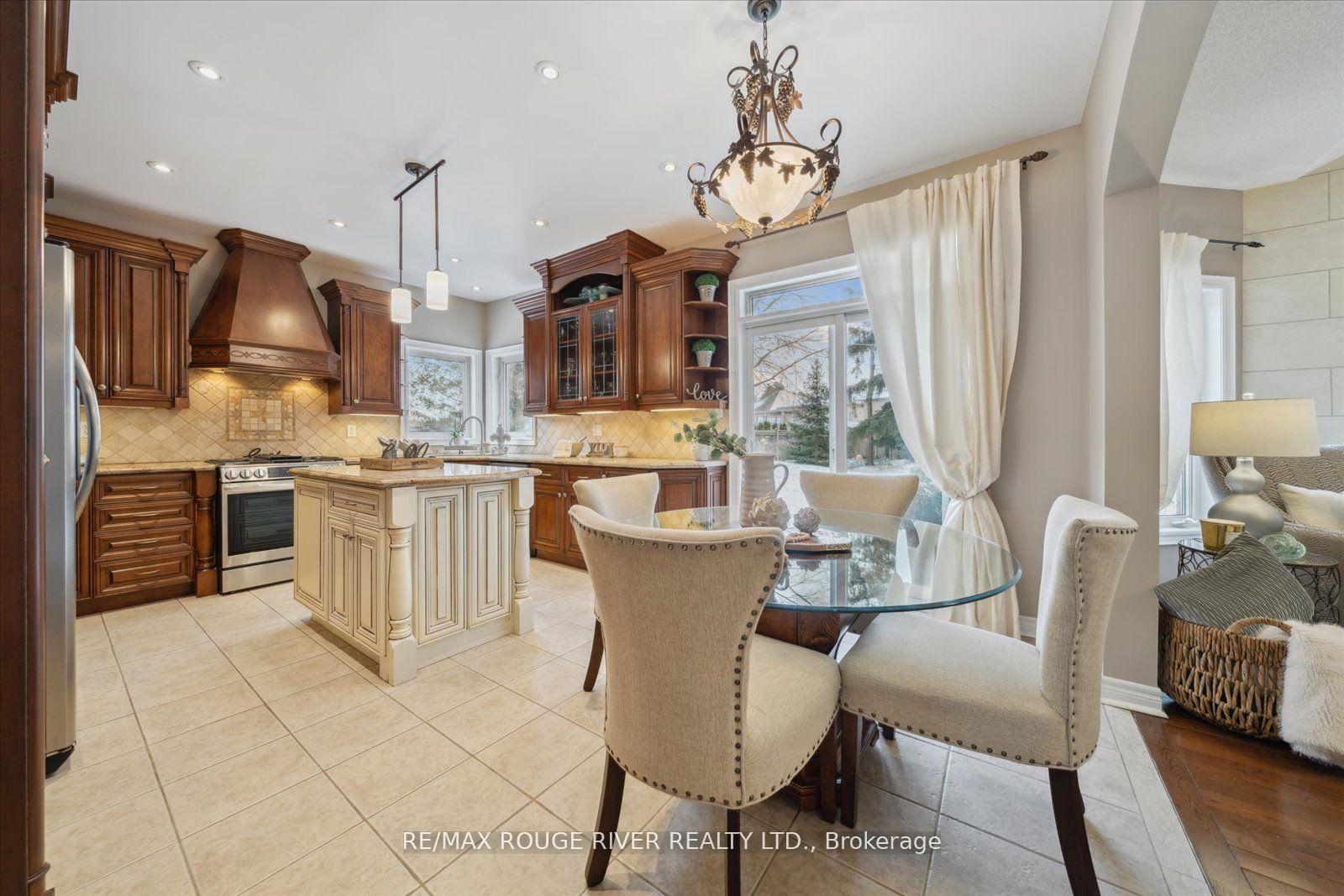Photo 14 of 29 Neill Avenue, Whitby, Rolling Acres — HOMEH