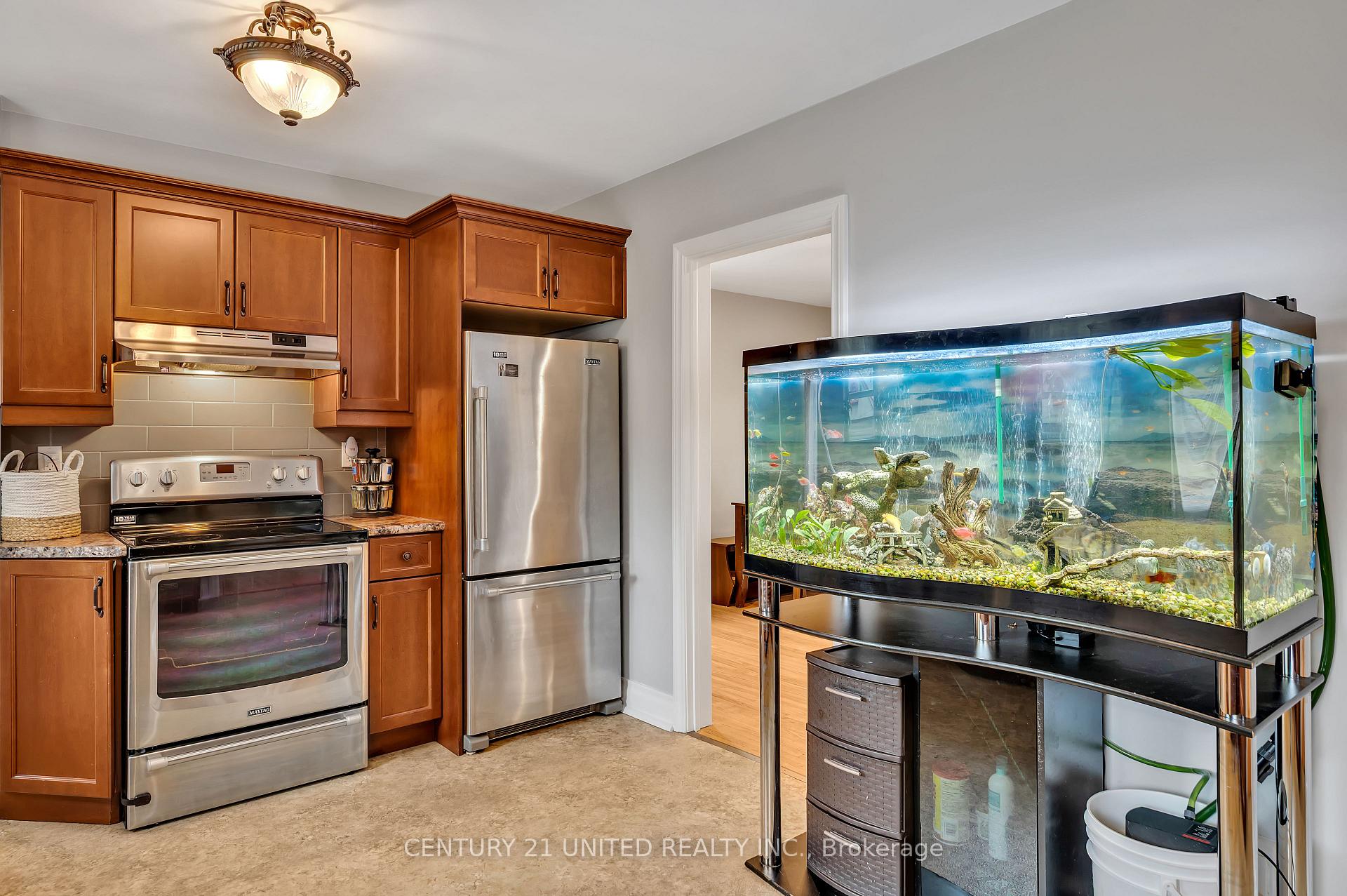 Photo 16 of 781 Cameron Street, Peterborough, Otonabee Ward 1 — HOMEH