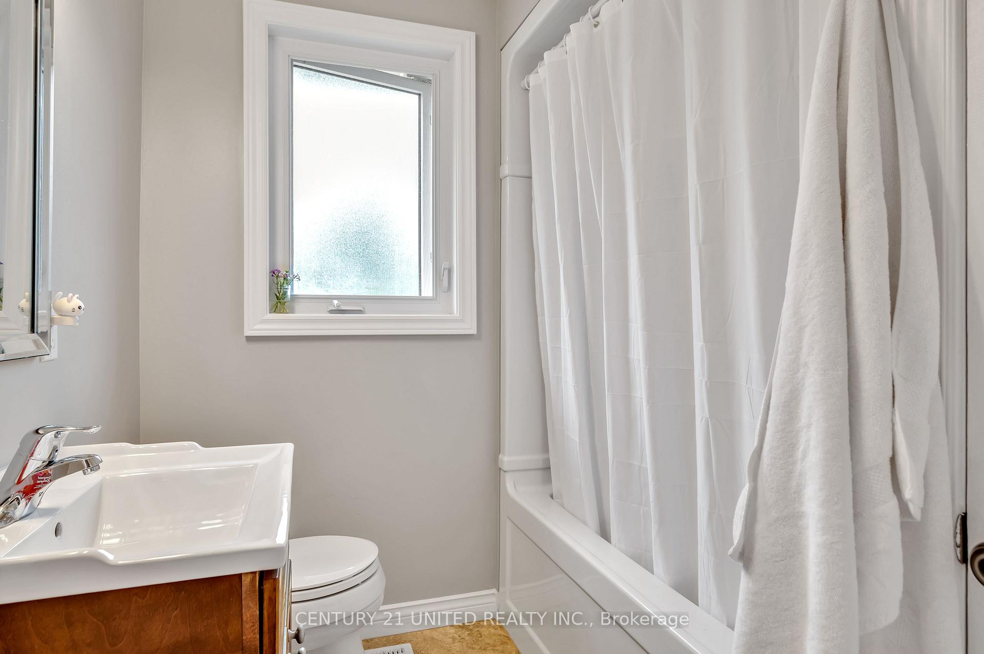Photo 22 of 781 Cameron Street, Peterborough, Otonabee Ward 1 — HOMEH