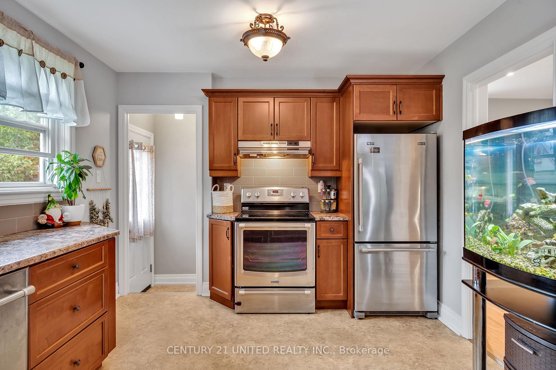 Photo 23 of 781 Cameron Street, Peterborough, Otonabee Ward 1 — HOMEH