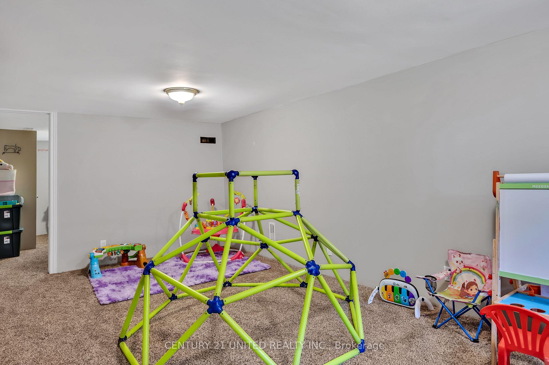Photo 25 of 781 Cameron Street, Peterborough, Otonabee Ward 1 — HOMEH