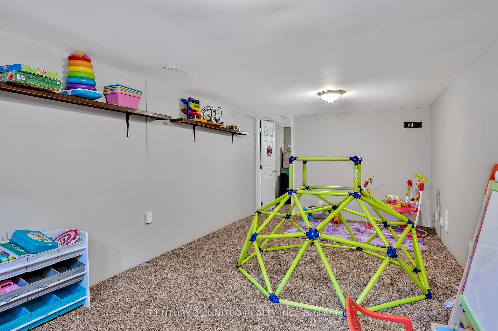 Photo 26 of 781 Cameron Street, Peterborough, Otonabee Ward 1 — HOMEH