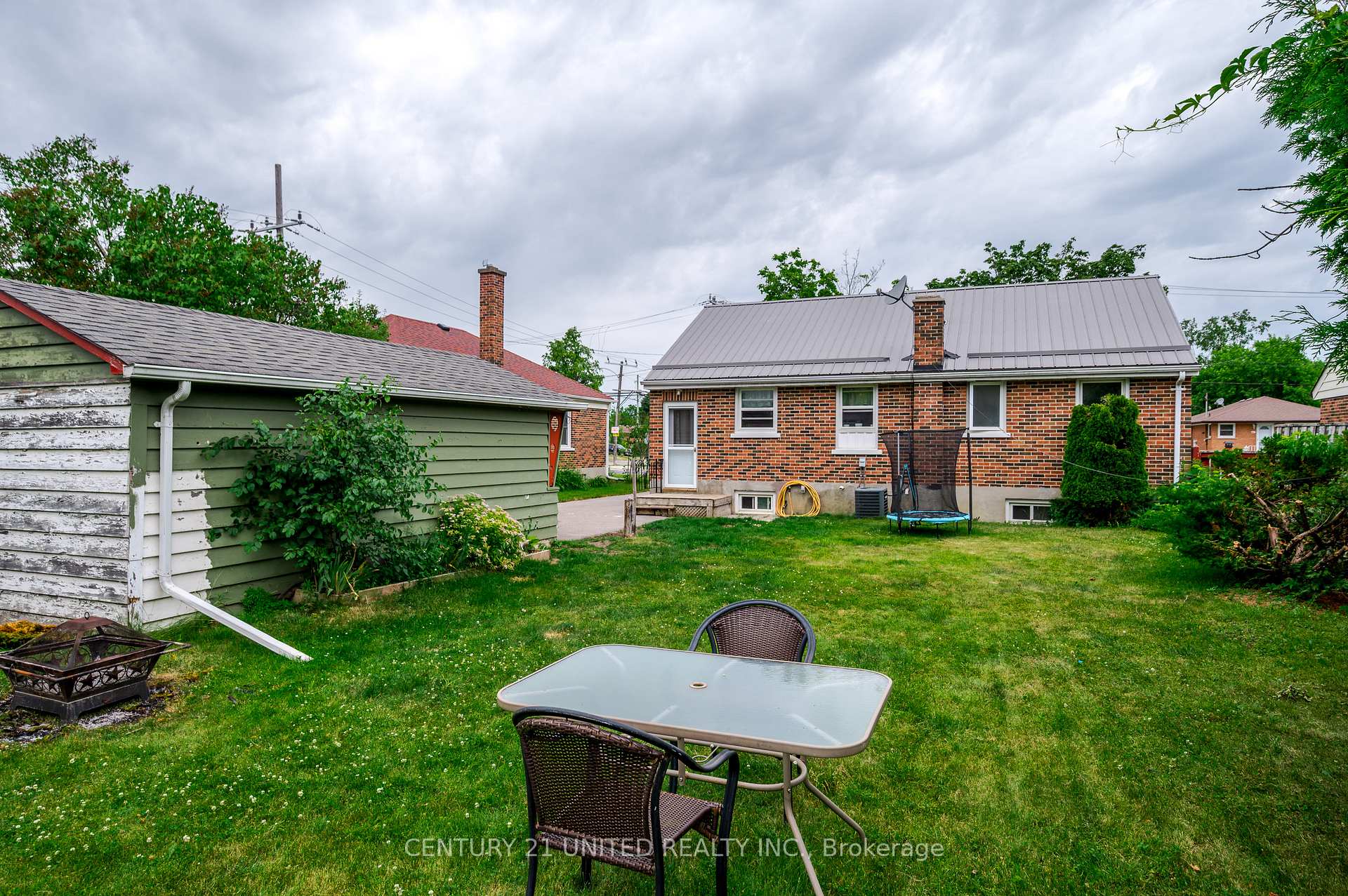 Photo 35 of 781 Cameron Street, Peterborough, Otonabee Ward 1 — HOMEH