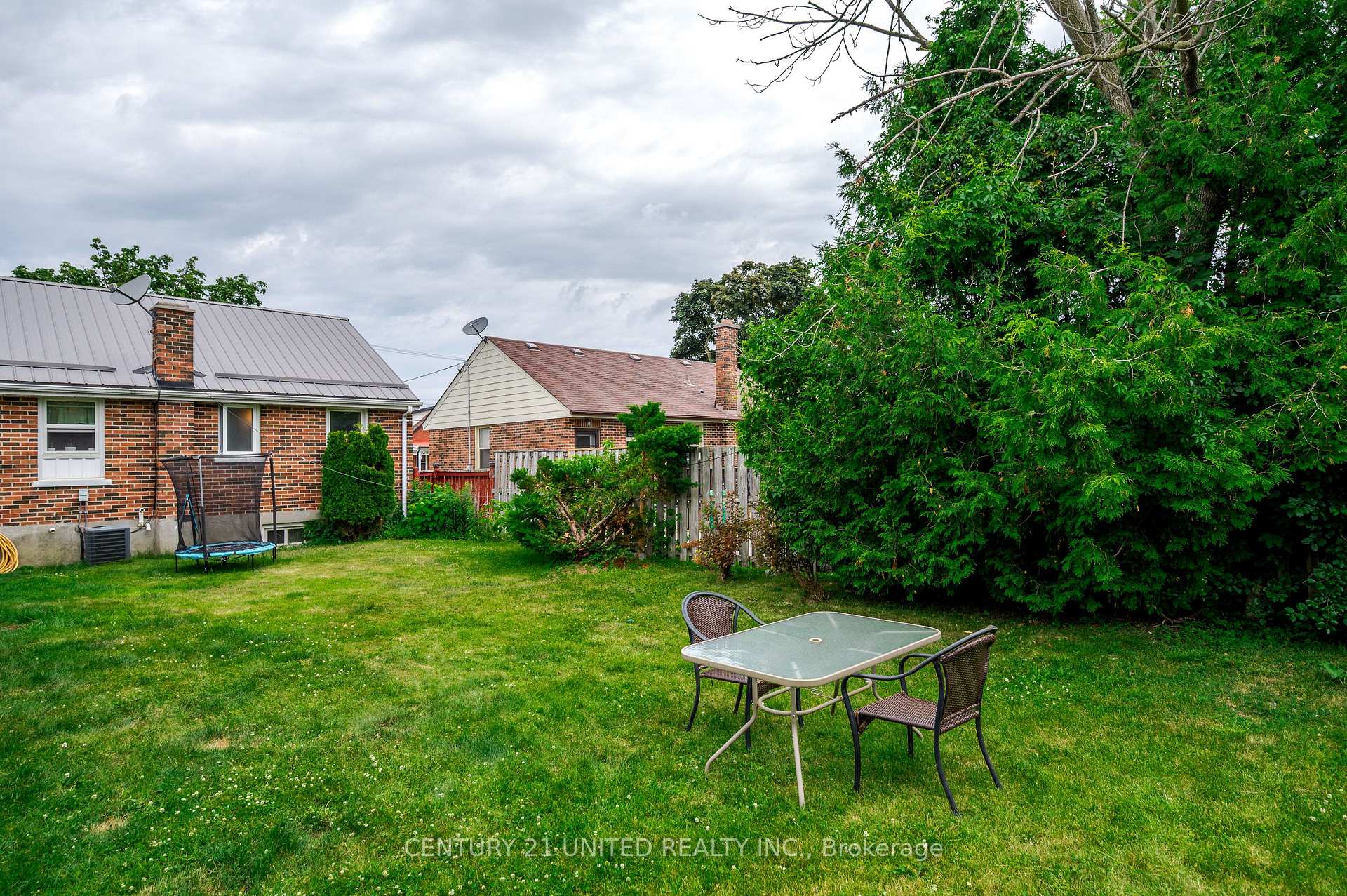 Photo 36 of 781 Cameron Street, Peterborough, Otonabee Ward 1 — HOMEH