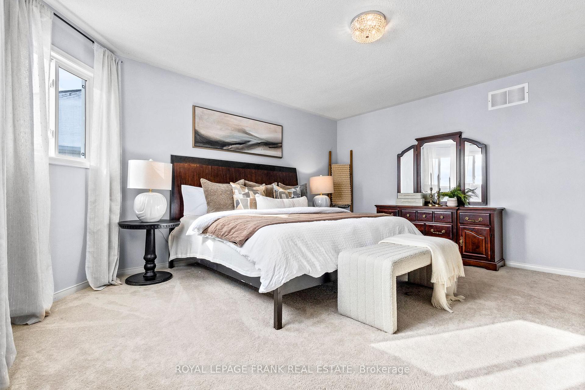 Photo 19 of 26 Harness Ridge Drive, Whitby, Williamsburg — HOMEH