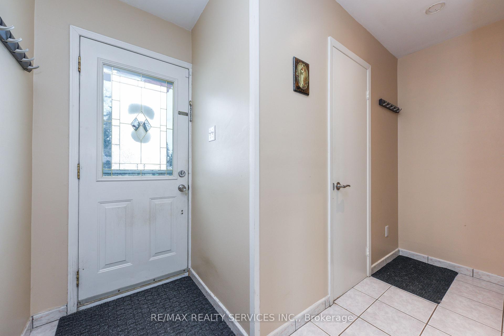 Photo 4 of 84 Flamingo Crescent, Brampton, Southgate — HOMEH