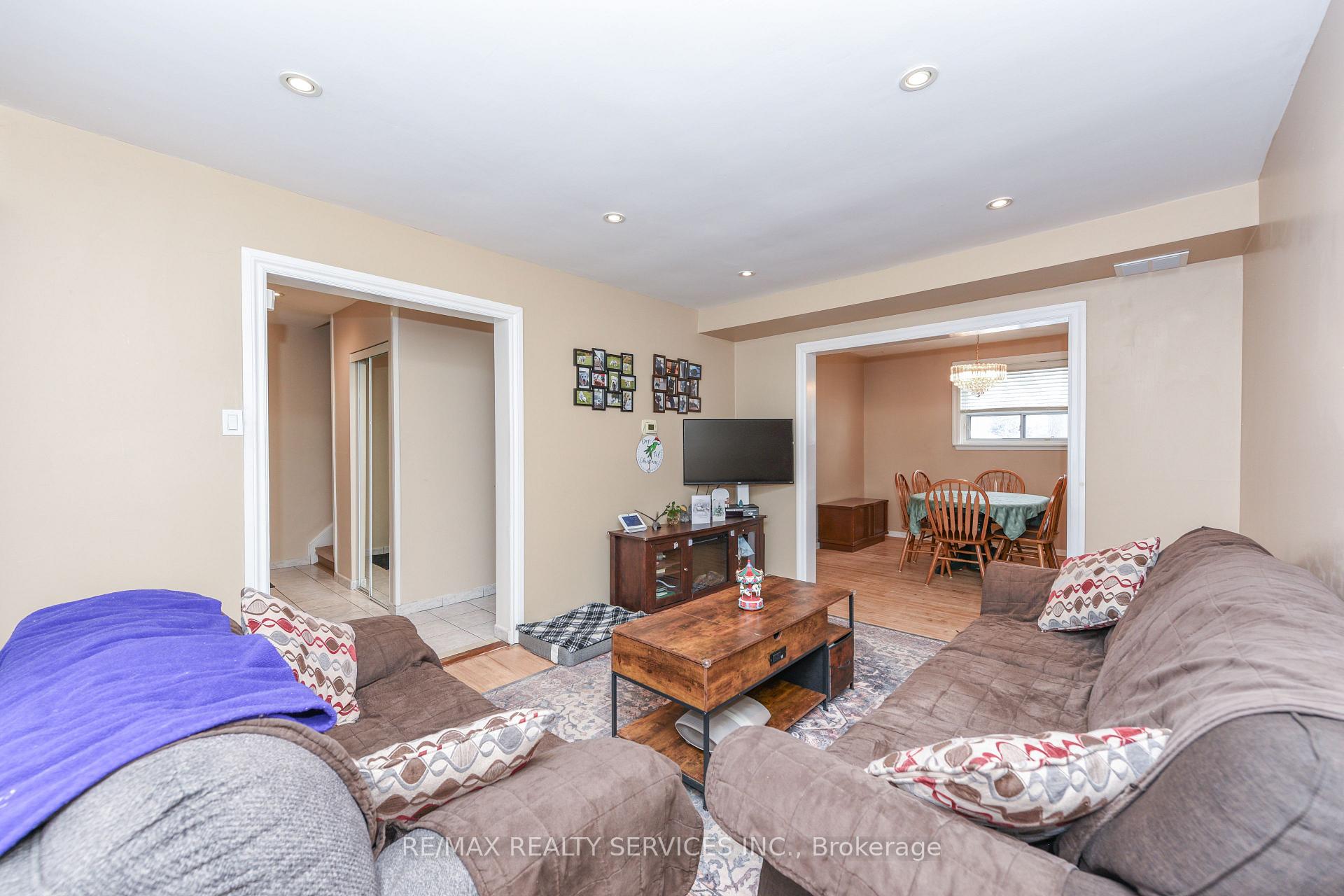Photo 6 of 84 Flamingo Crescent, Brampton, Southgate — HOMEH