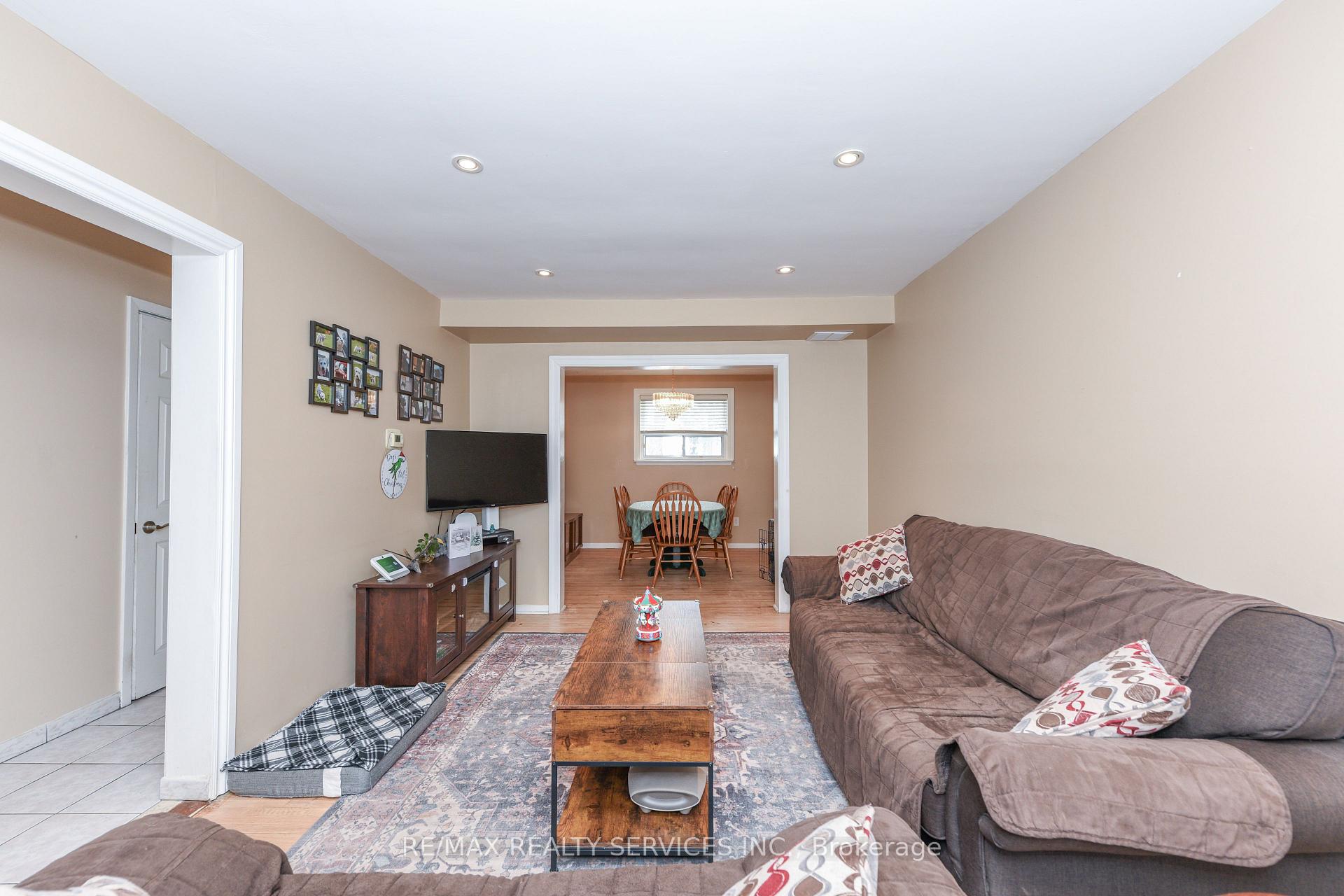 Photo 8 of 84 Flamingo Crescent, Brampton, Southgate — HOMEH