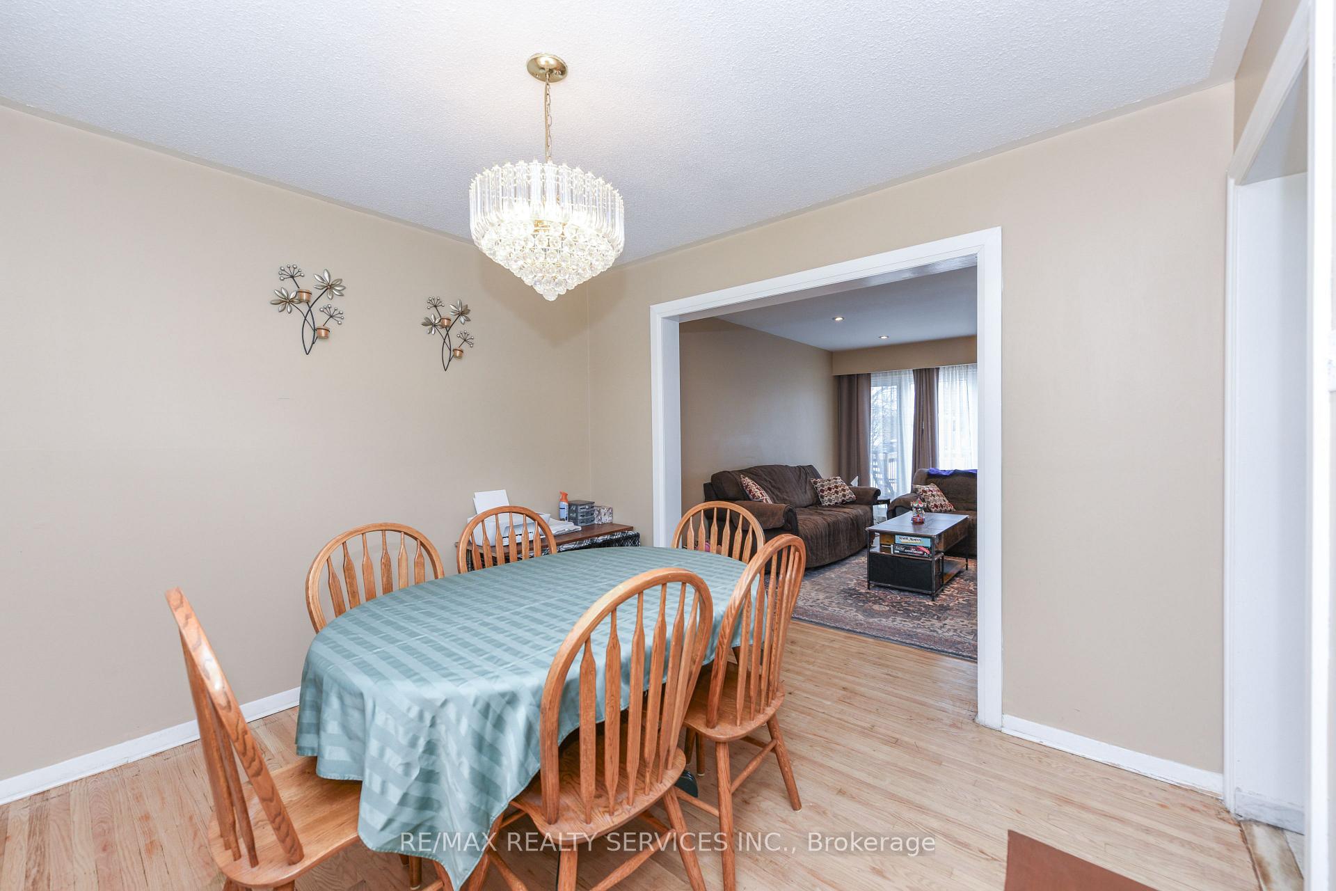 Photo 9 of 84 Flamingo Crescent, Brampton, Southgate — HOMEH