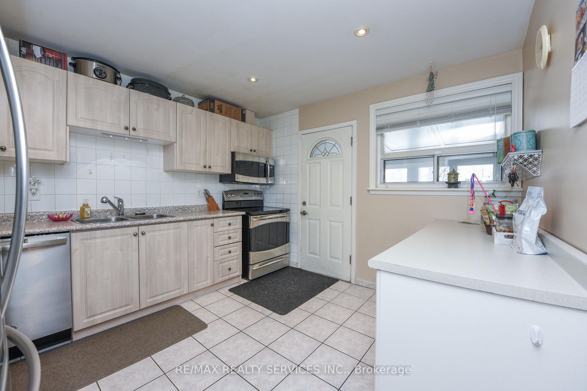 Photo 7 of 84 Flamingo Crescent, Brampton, Southgate — HOMEH