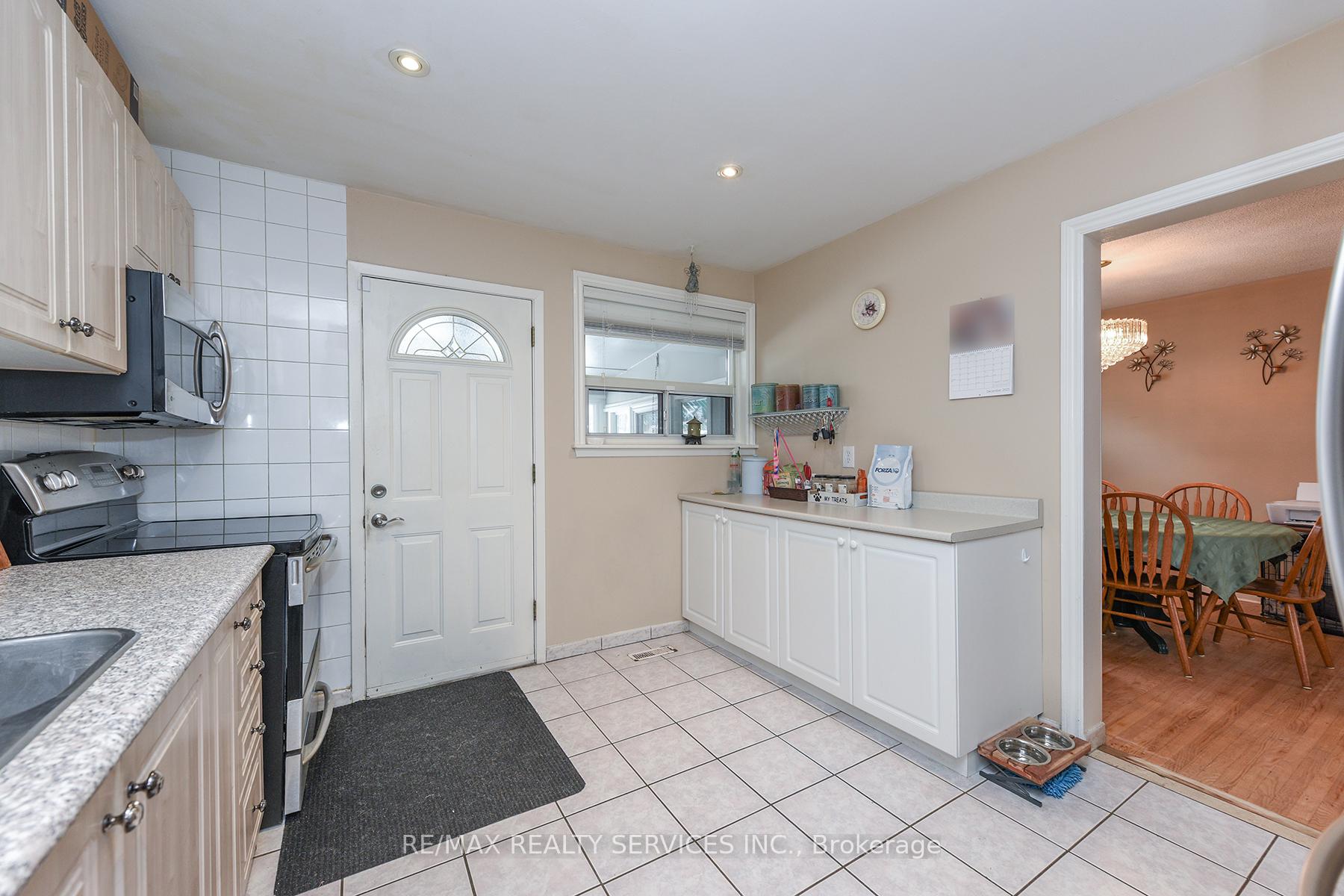 Photo 12 of 84 Flamingo Crescent, Brampton, Southgate — HOMEH