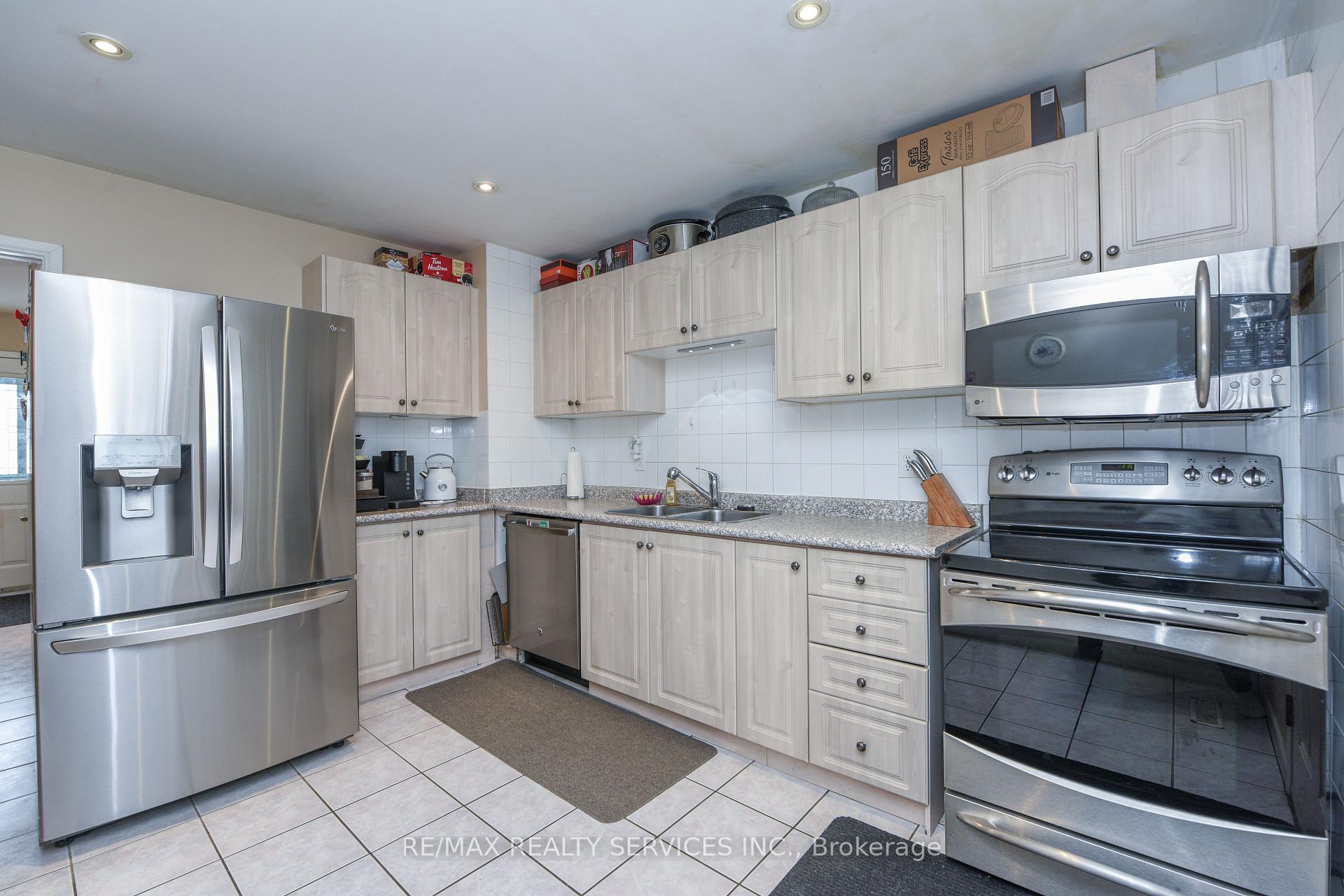 Photo 14 of 84 Flamingo Crescent, Brampton, Southgate — HOMEH