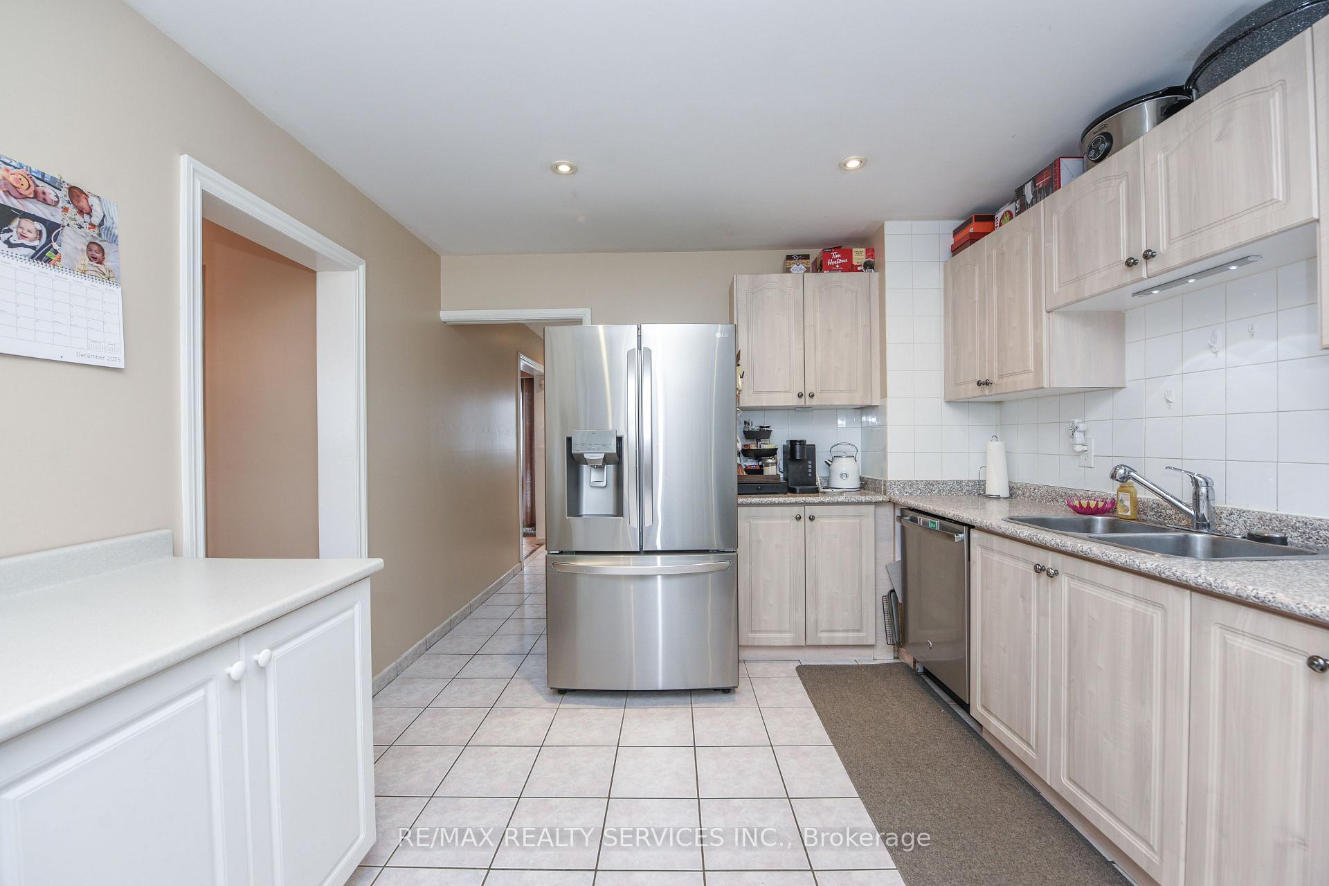 Photo 18 of 84 Flamingo Crescent, Brampton, Southgate — HOMEH