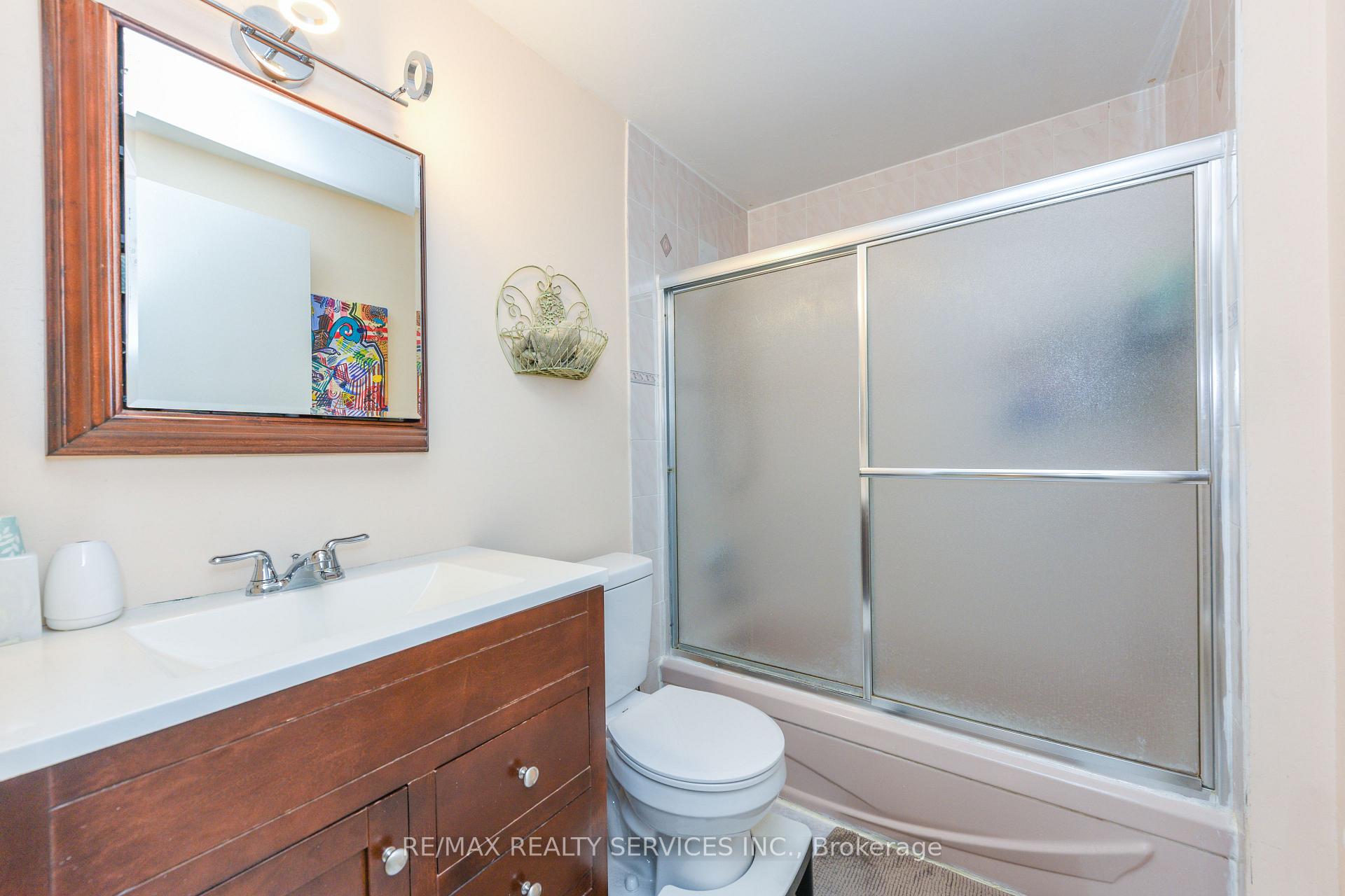 Photo 21 of 84 Flamingo Crescent, Brampton, Southgate — HOMEH