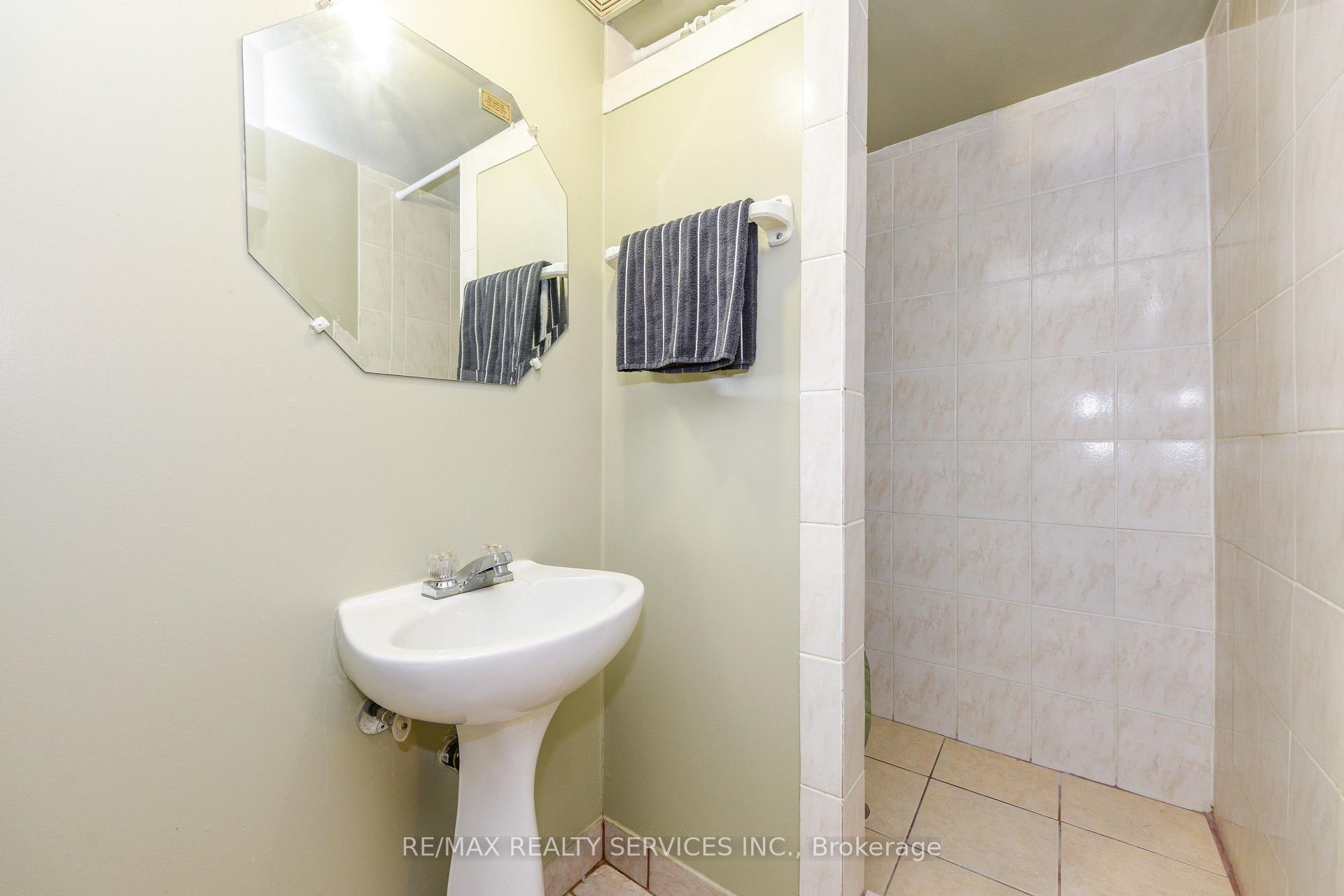 Photo 23 of 84 Flamingo Crescent, Brampton, Southgate — HOMEH