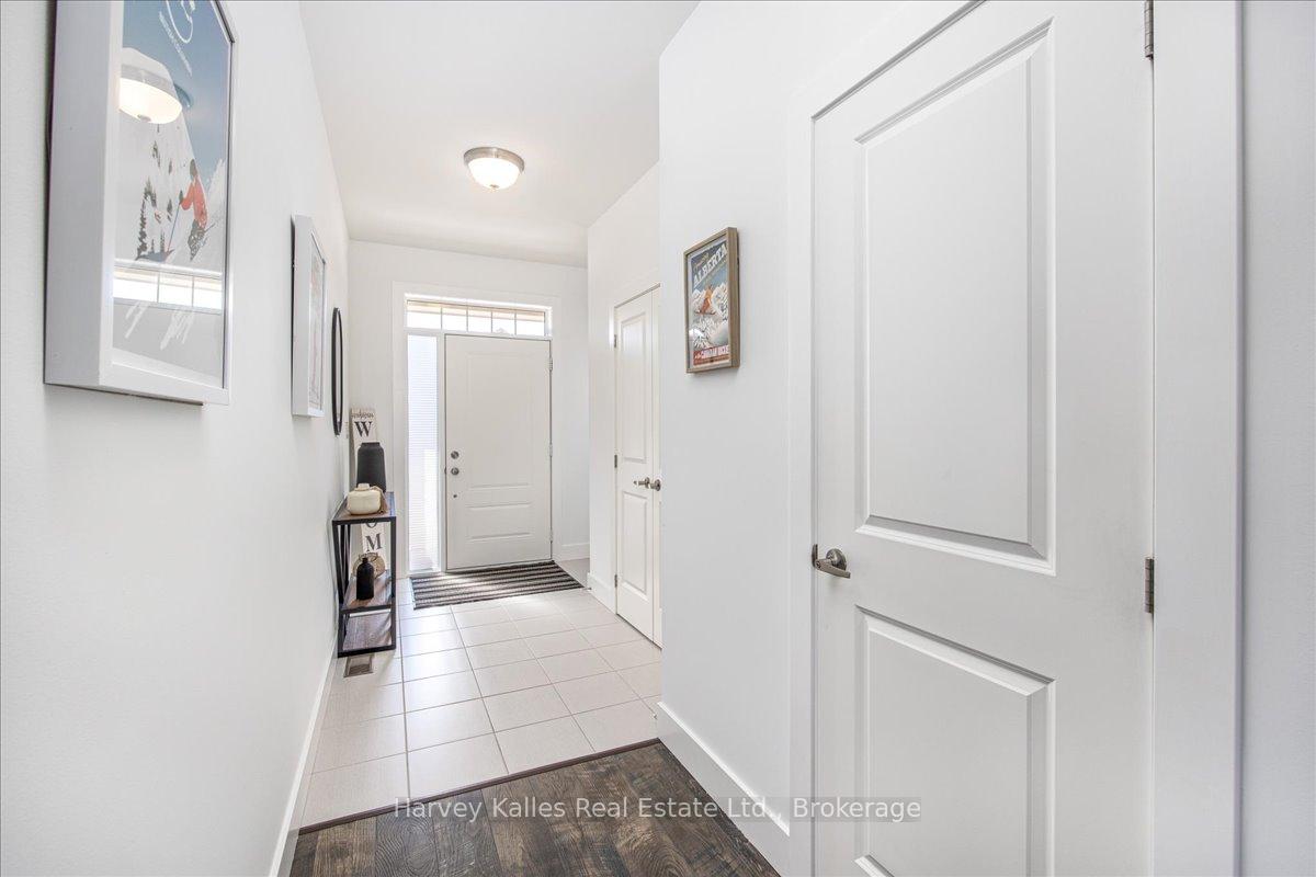 Photo 3 of 136 Red Pine Street, Blue Mountains — HOMEH