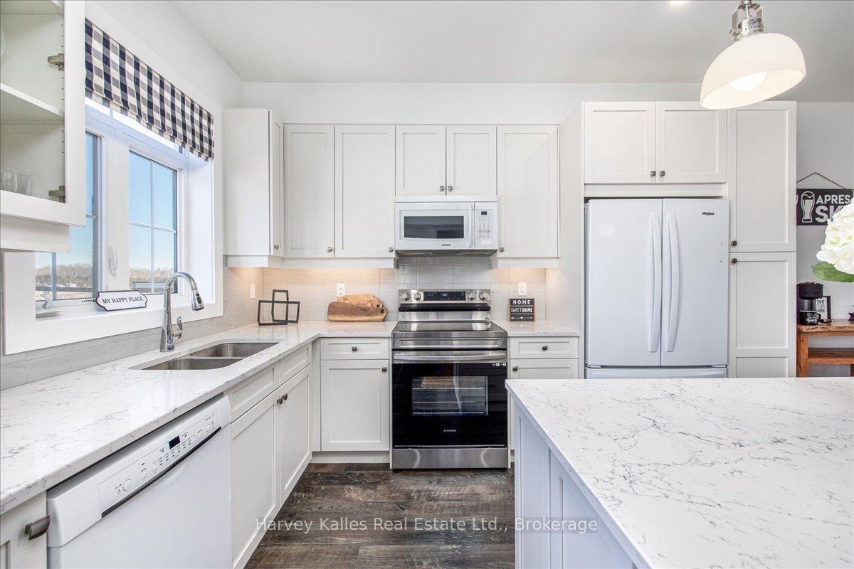 Photo 12 of 136 Red Pine Street, Blue Mountains — HOMEH