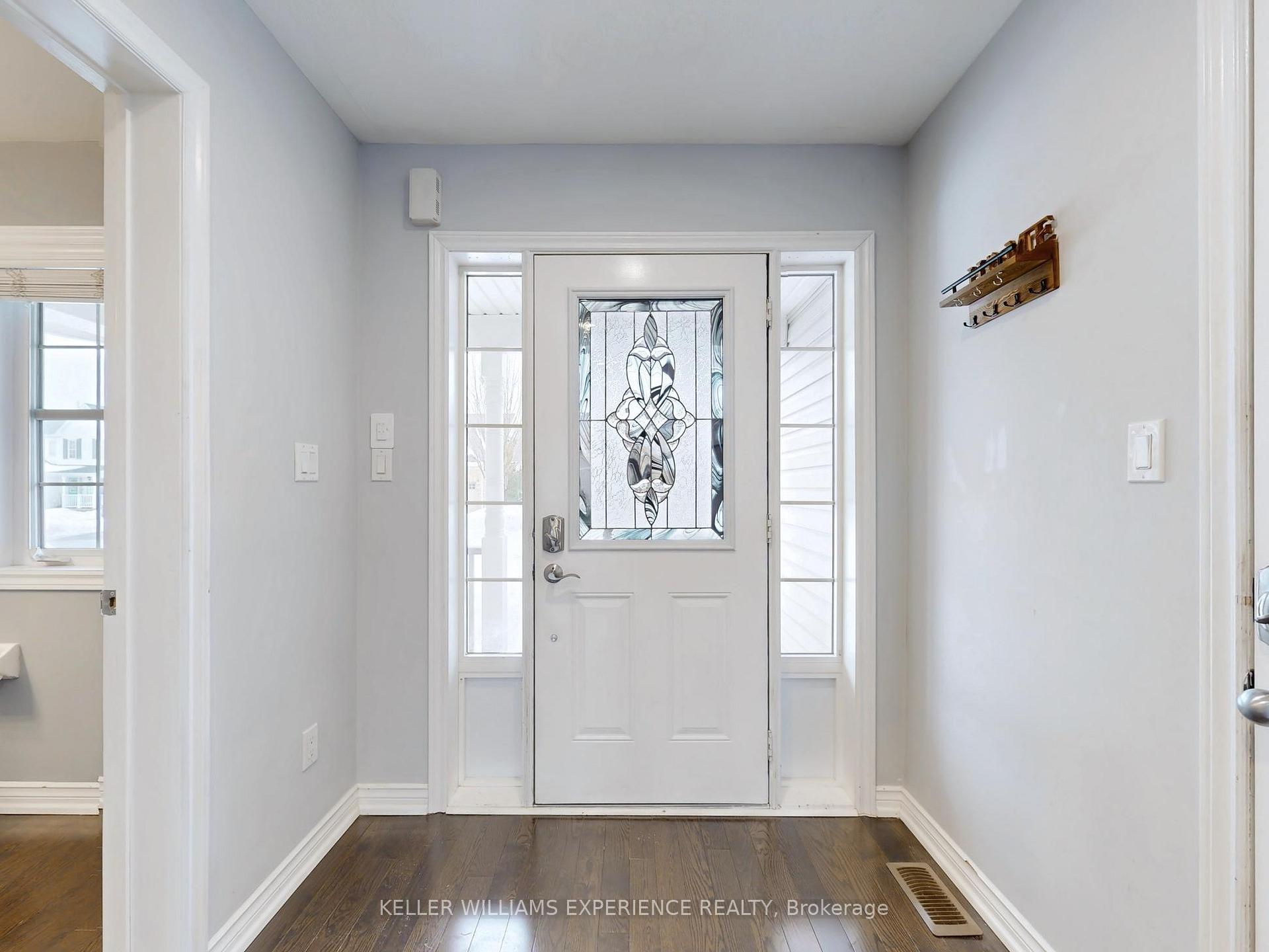 Photo 4 of 1201 Stire Street, Oshawa, Pinecrest — HOMEH