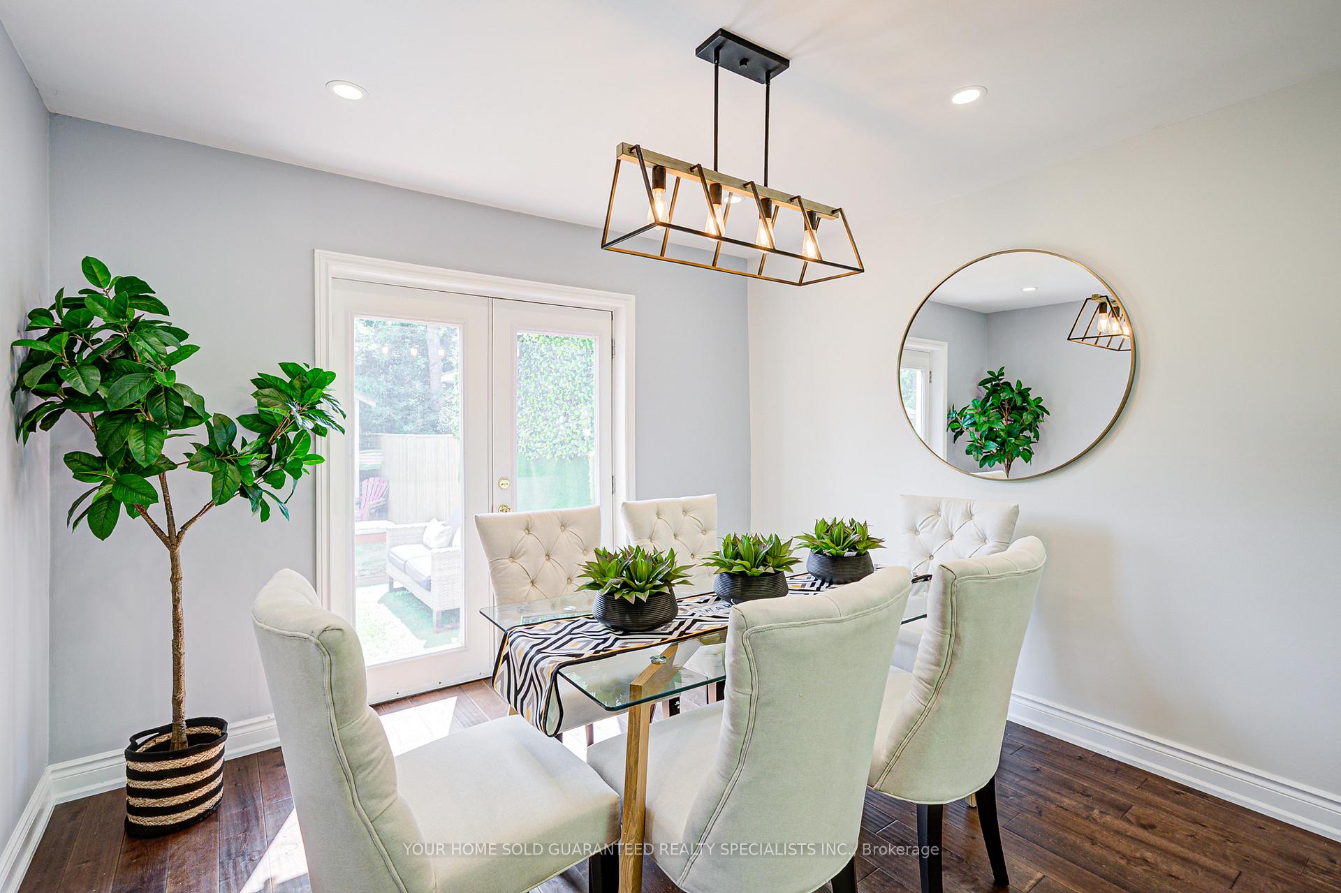 Photo 3 of 44 Davidson Road, Aurora, Aurora Highlands — HOMEH